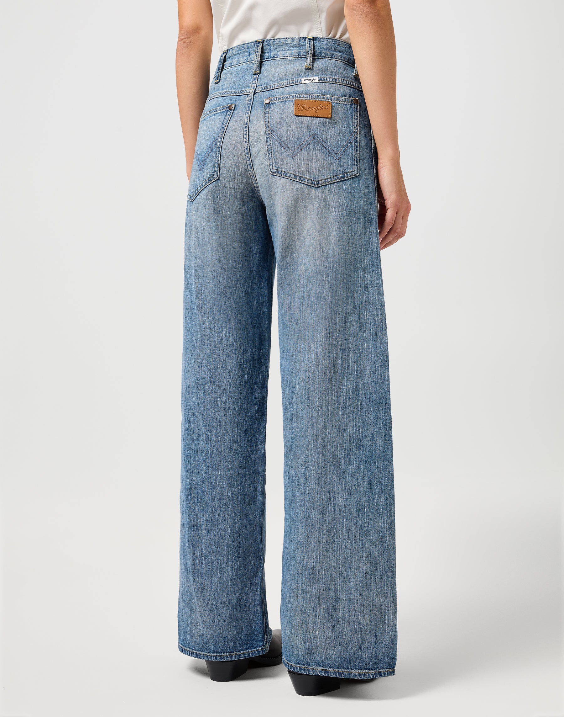 Spat Loose in Green Wash Jeans Wrangler