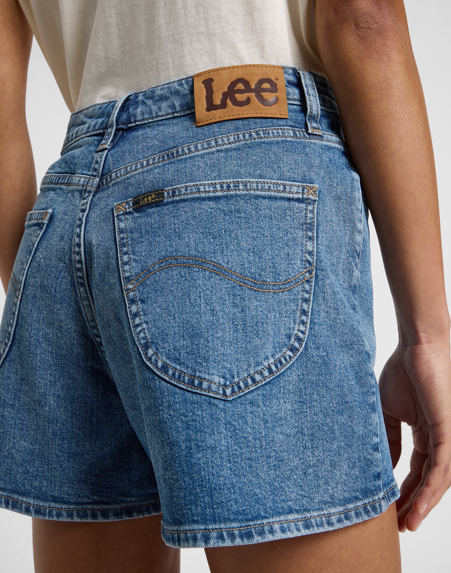 Carol short in blue wire denim shorts Lee