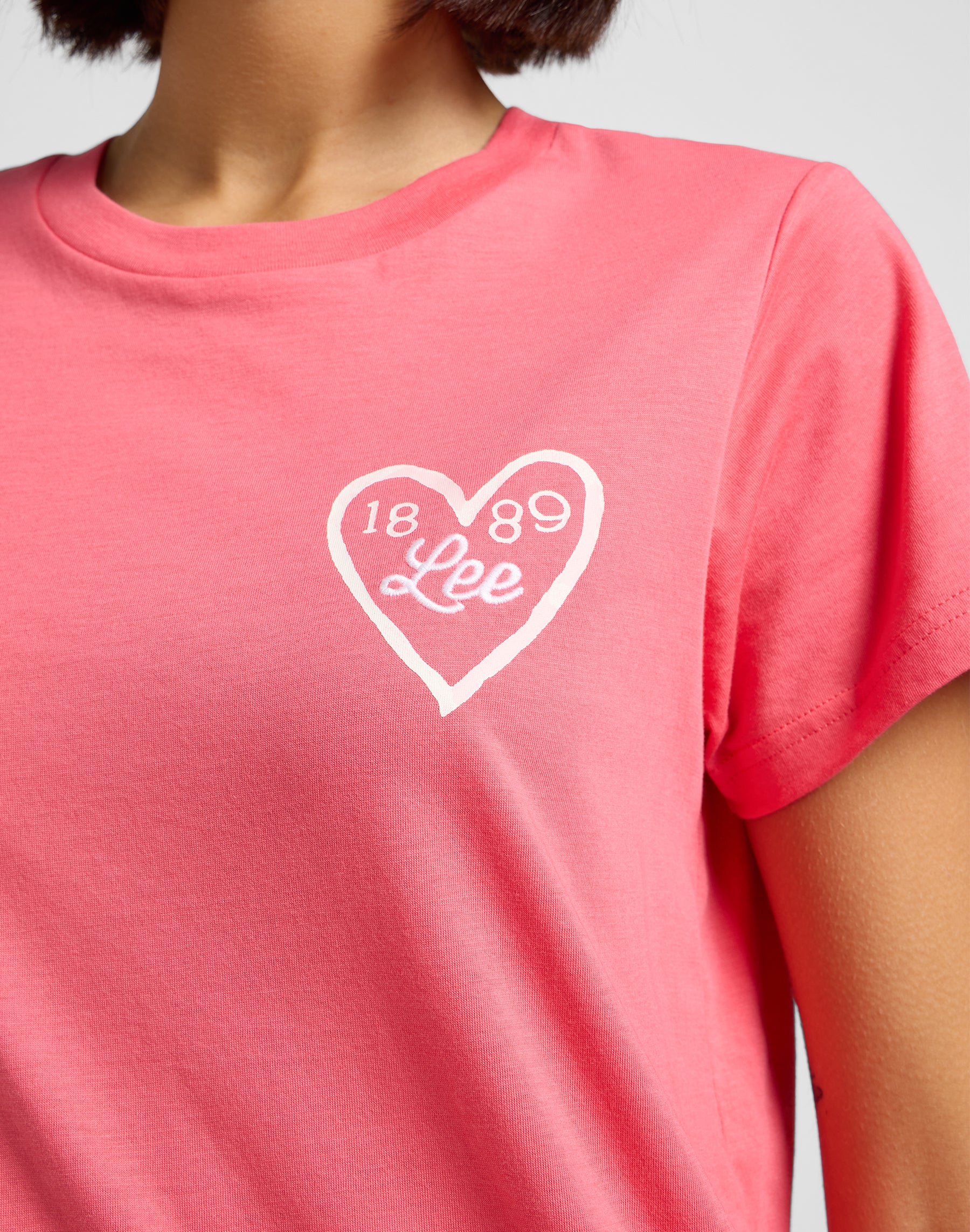 Small Logo Tee in Lychee T-Shirts Lee