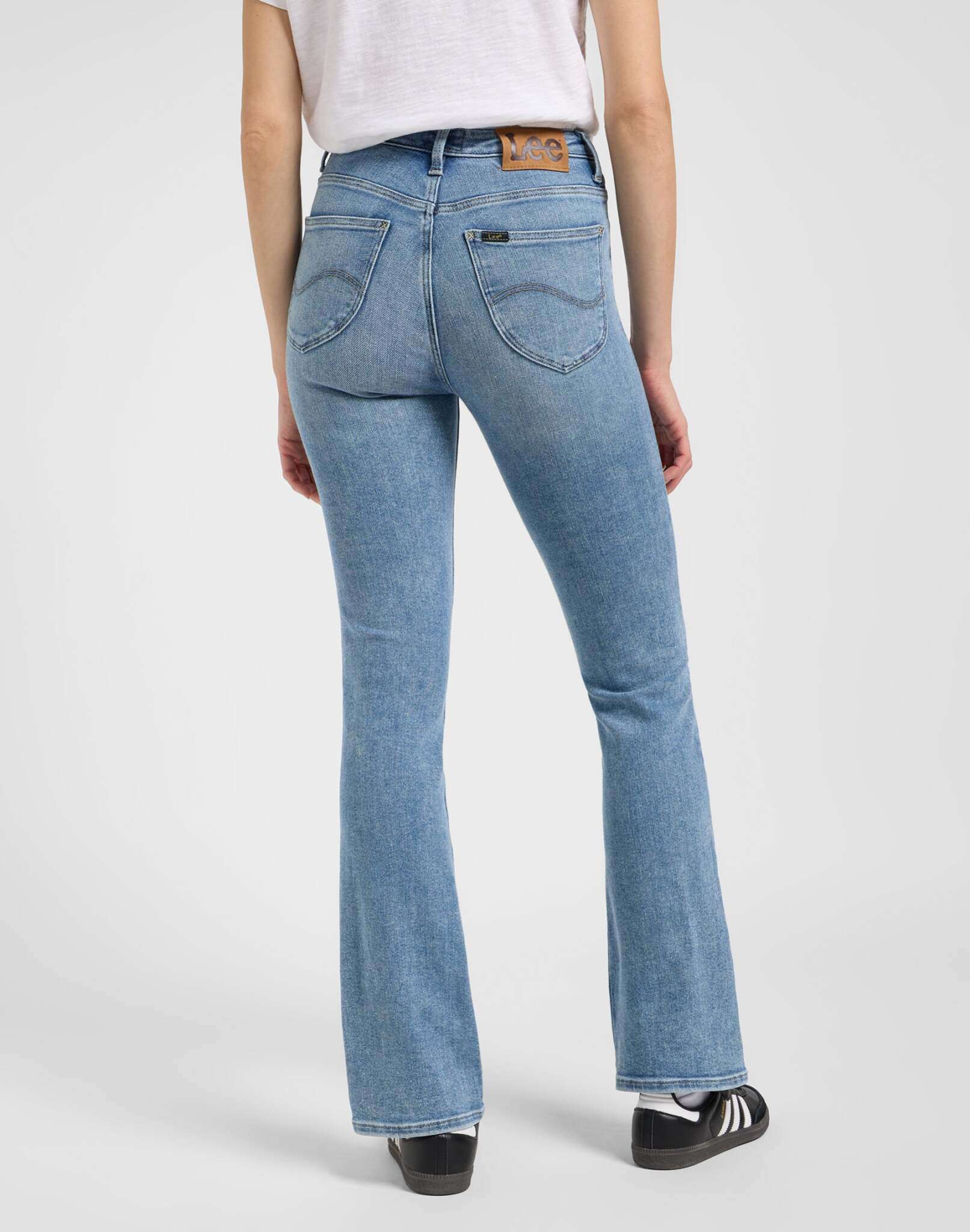 Breese Boot in Mid Strength Jeans Lee