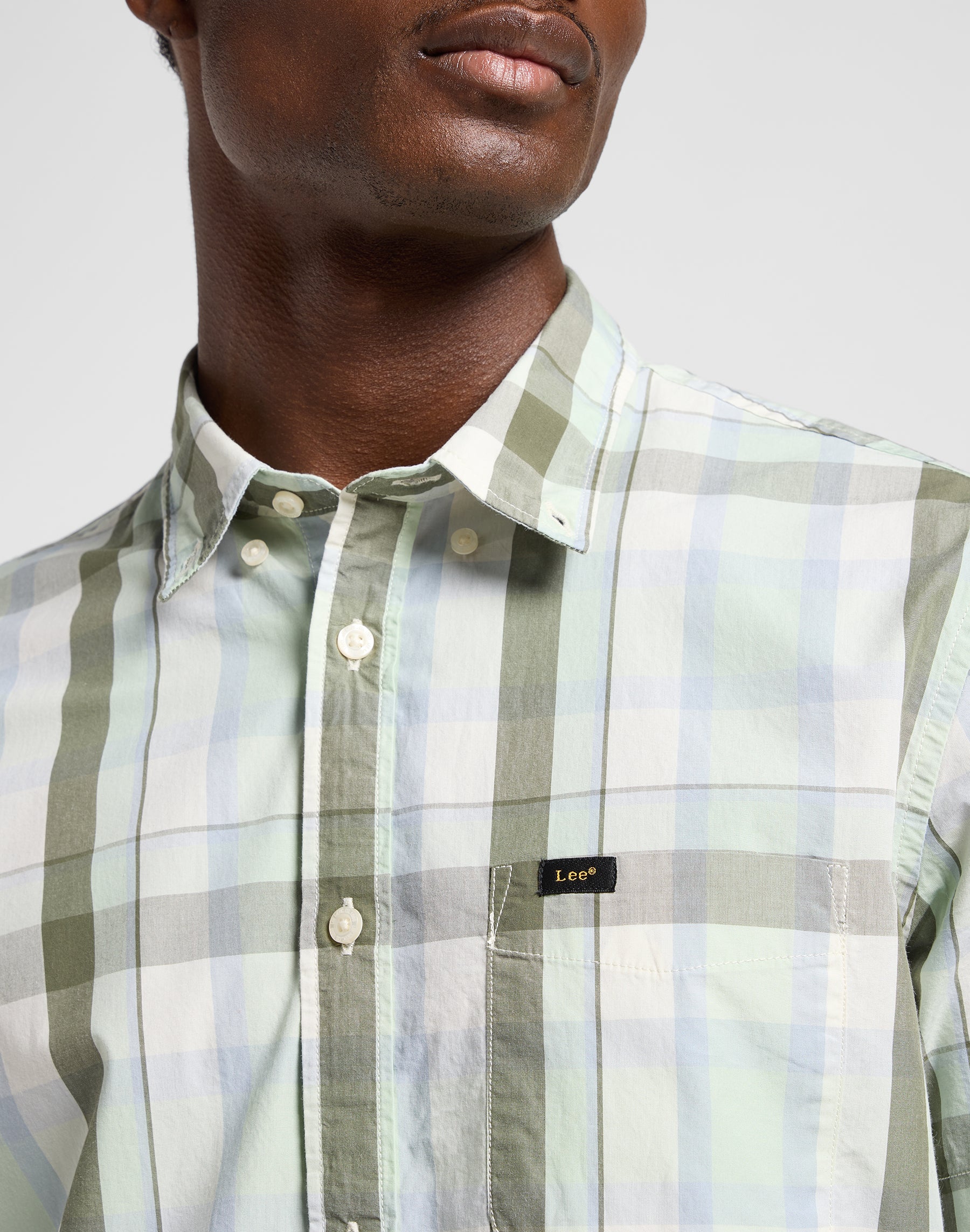 Lee Button Down Ss in Concrete Sage Shirts Lee