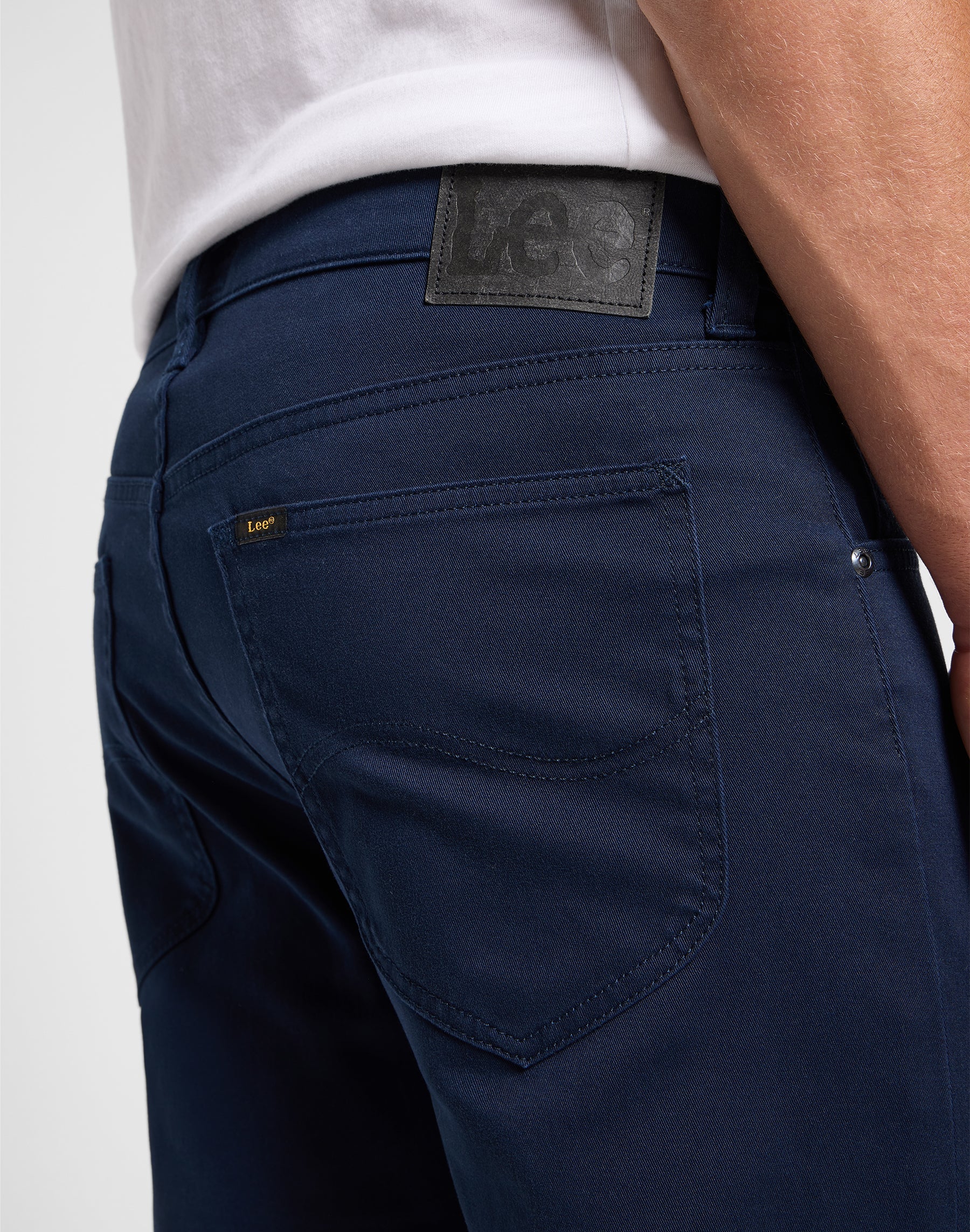 Daren Zip Fly in Rivet Navy Pants Lee