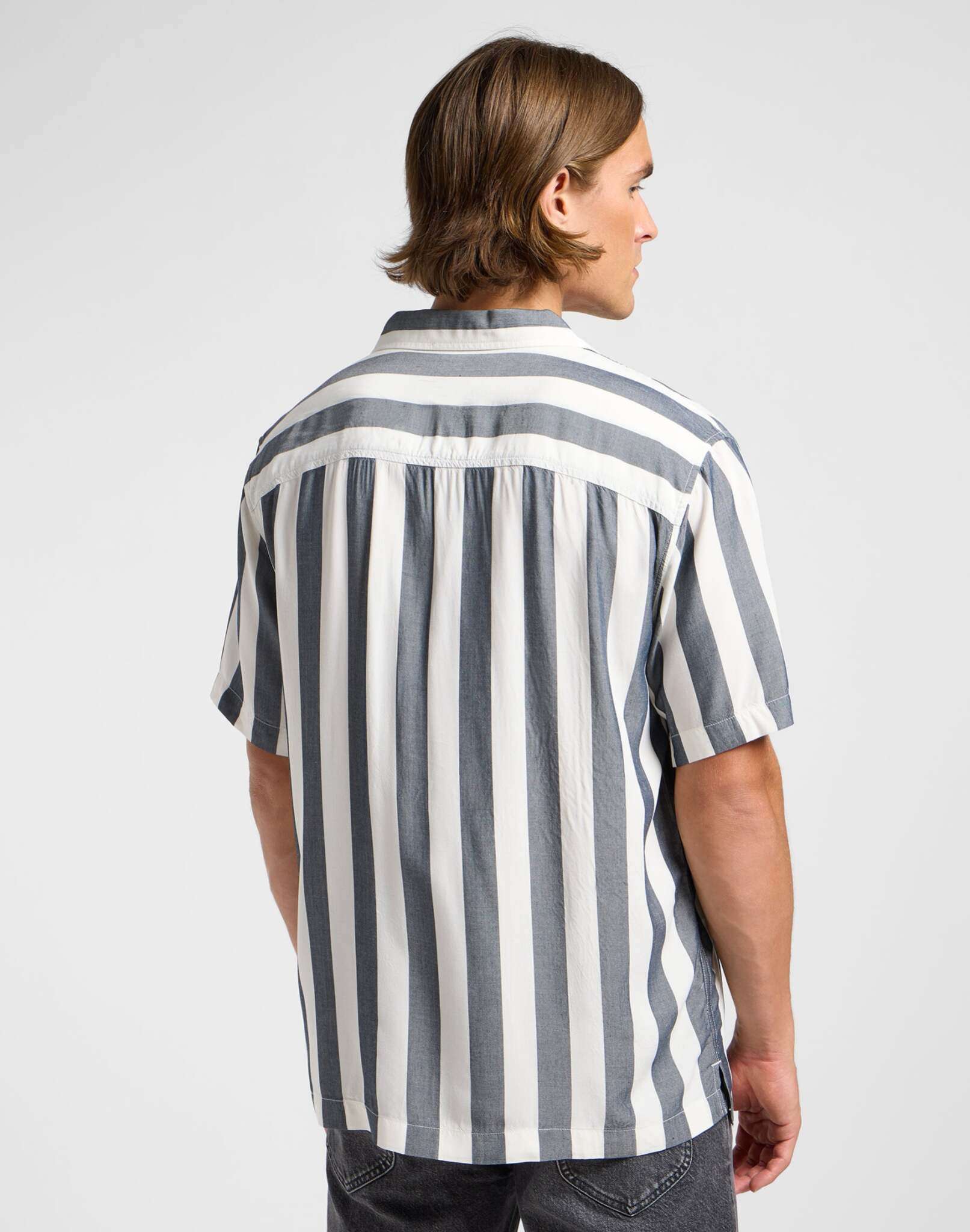 Resort Shirt in Rivet Navy Shirts Lee