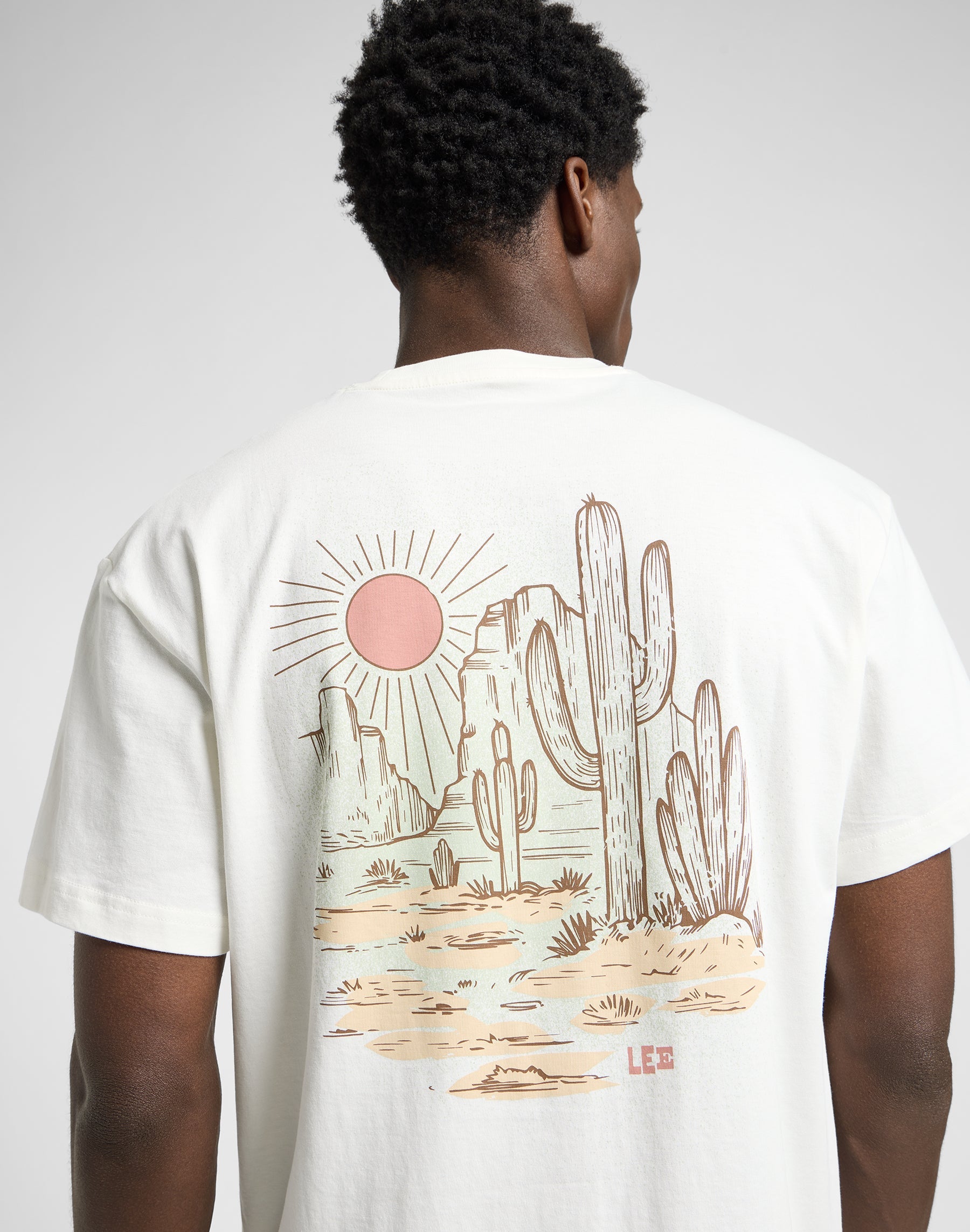 Relaxed Graphic Tee in ecru T-shirts Lee