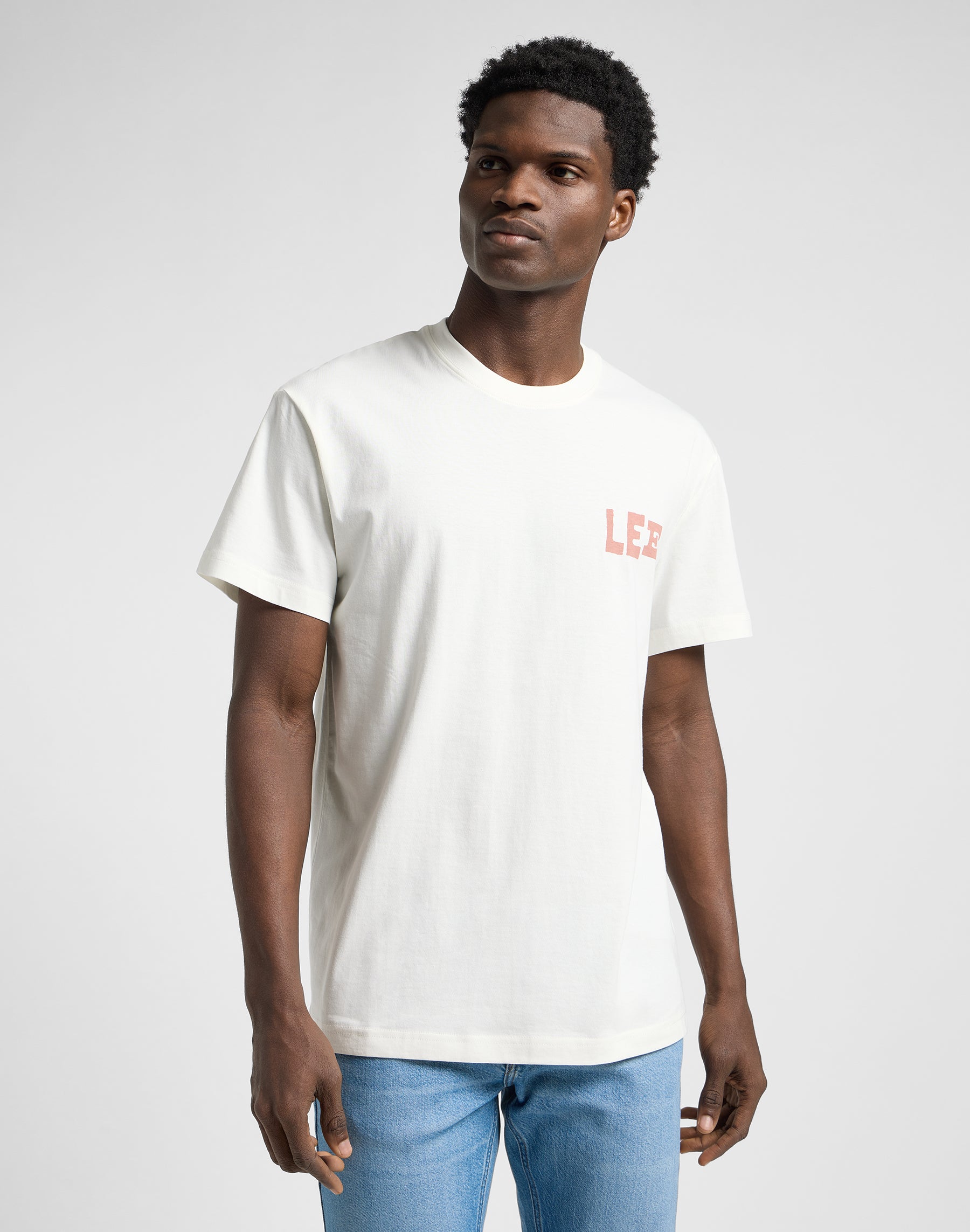 Relaxed Graphic Tee in ecru T-shirts Lee