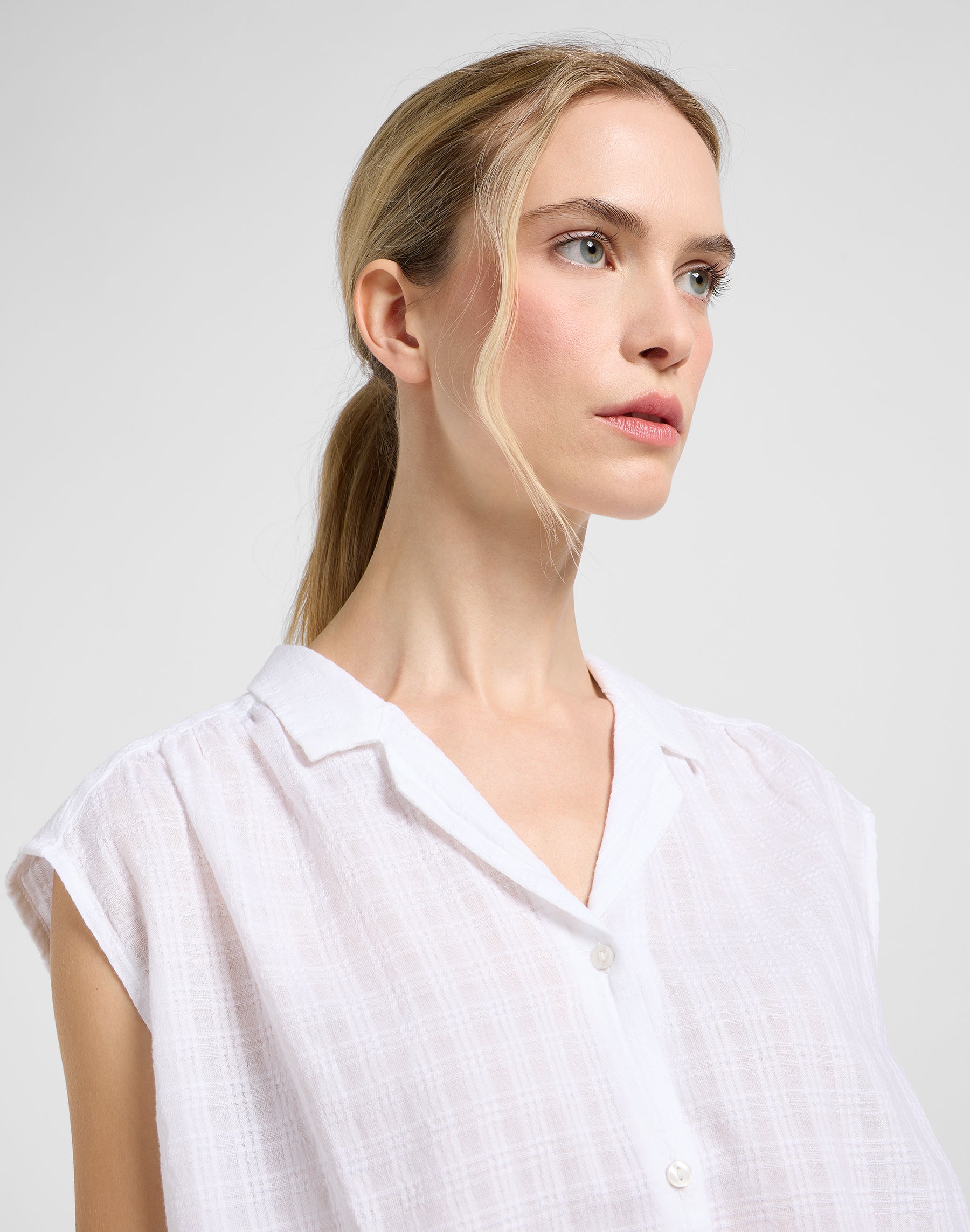 Cap Sleeve Shirt in Bright White Shirts Lee