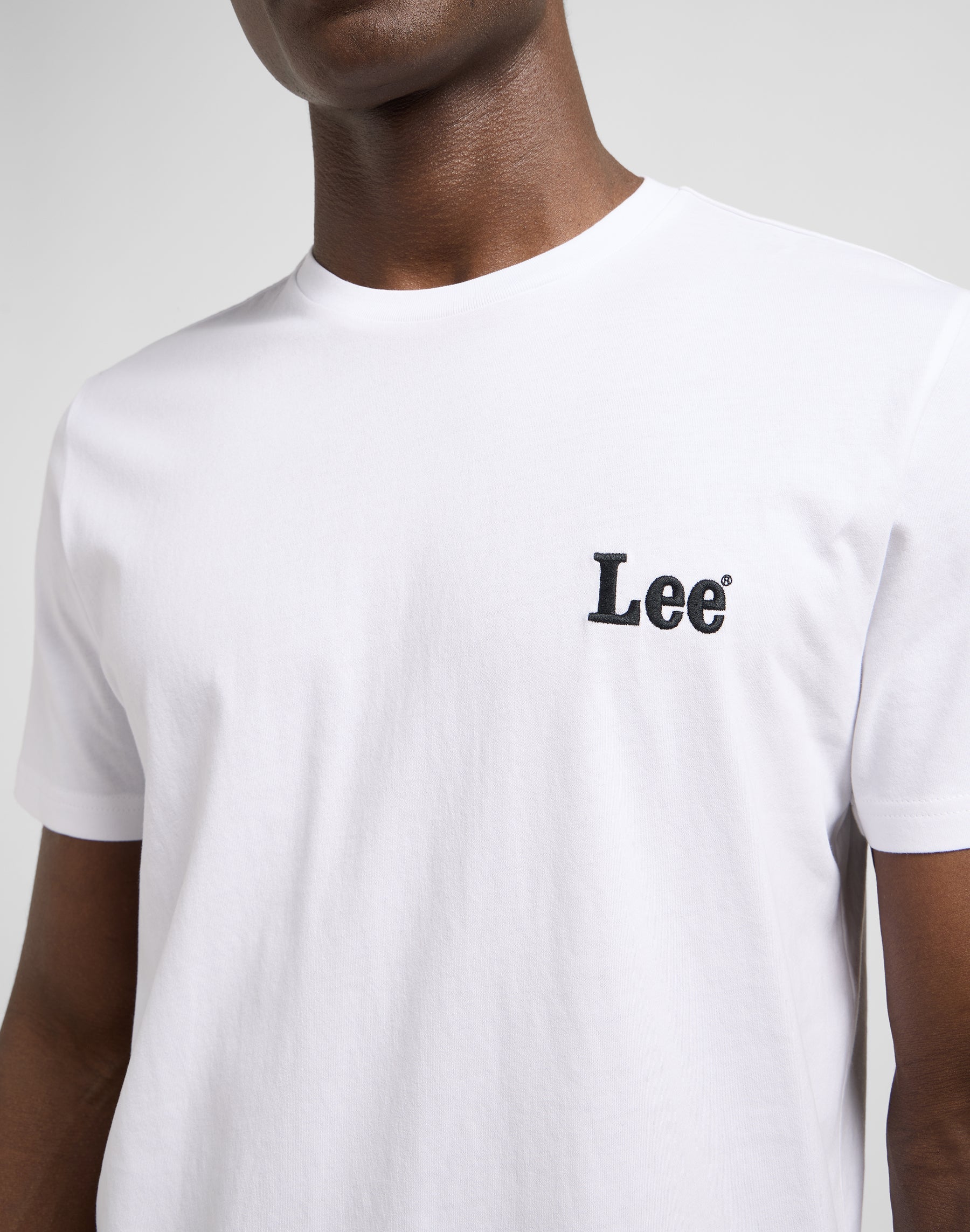 Ss Small Logo Tee in Bright White T-Shirts Lee