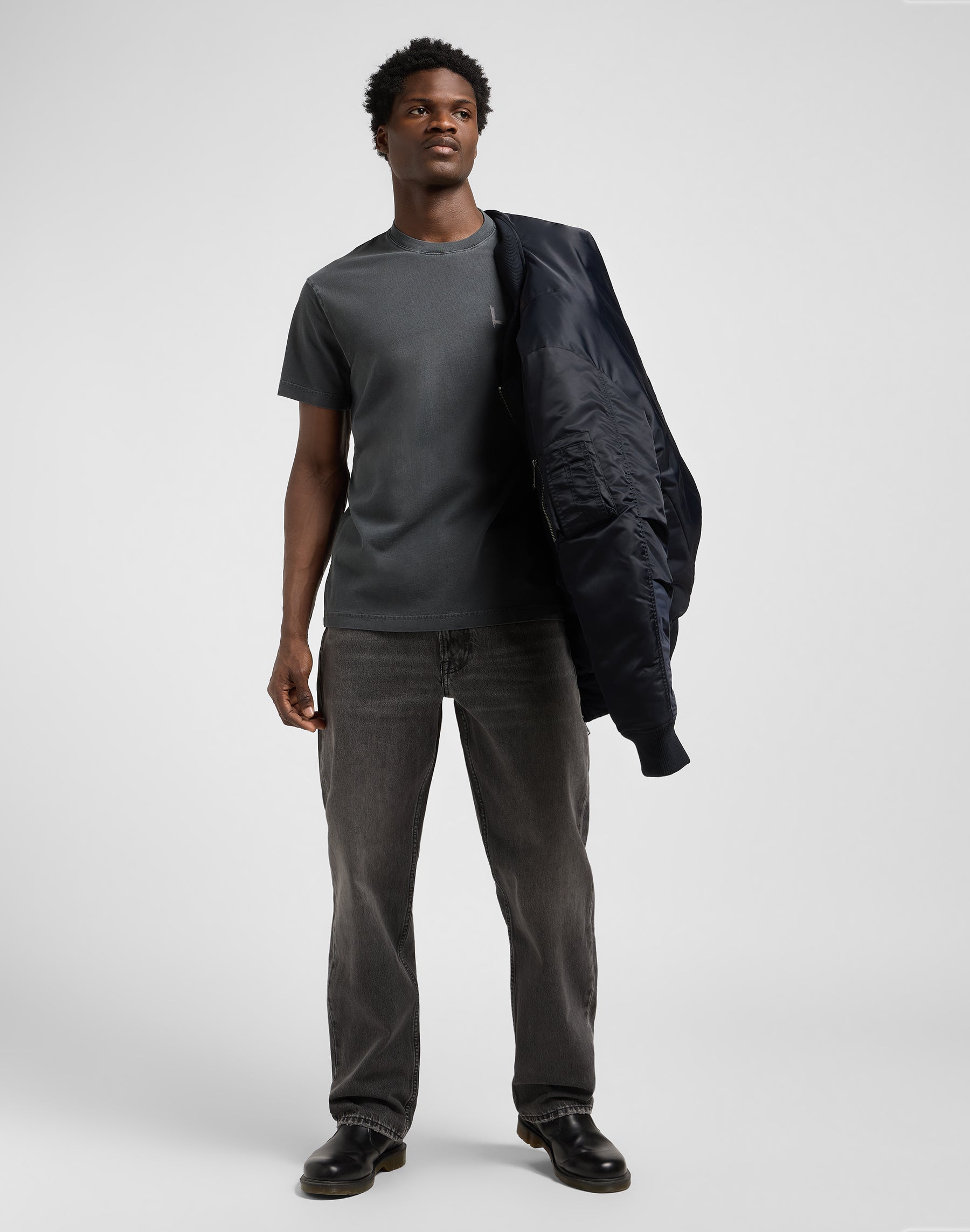 Relaxed Graphic Tee in Washed Black T-Shirts Lee
