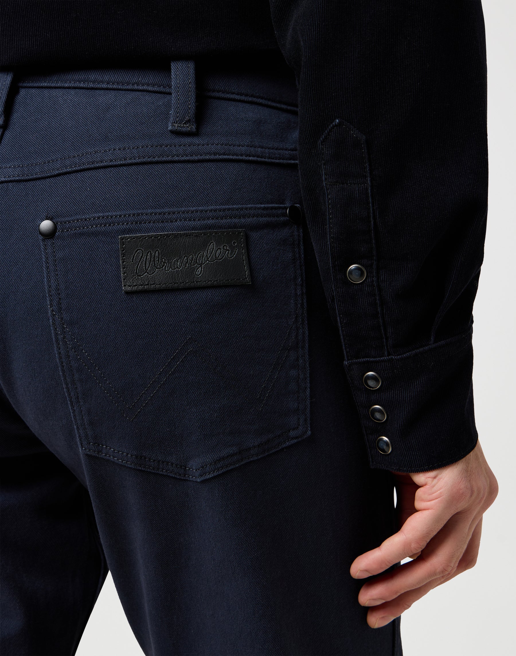 Greensboro in Dark Navy Pants Wrangler