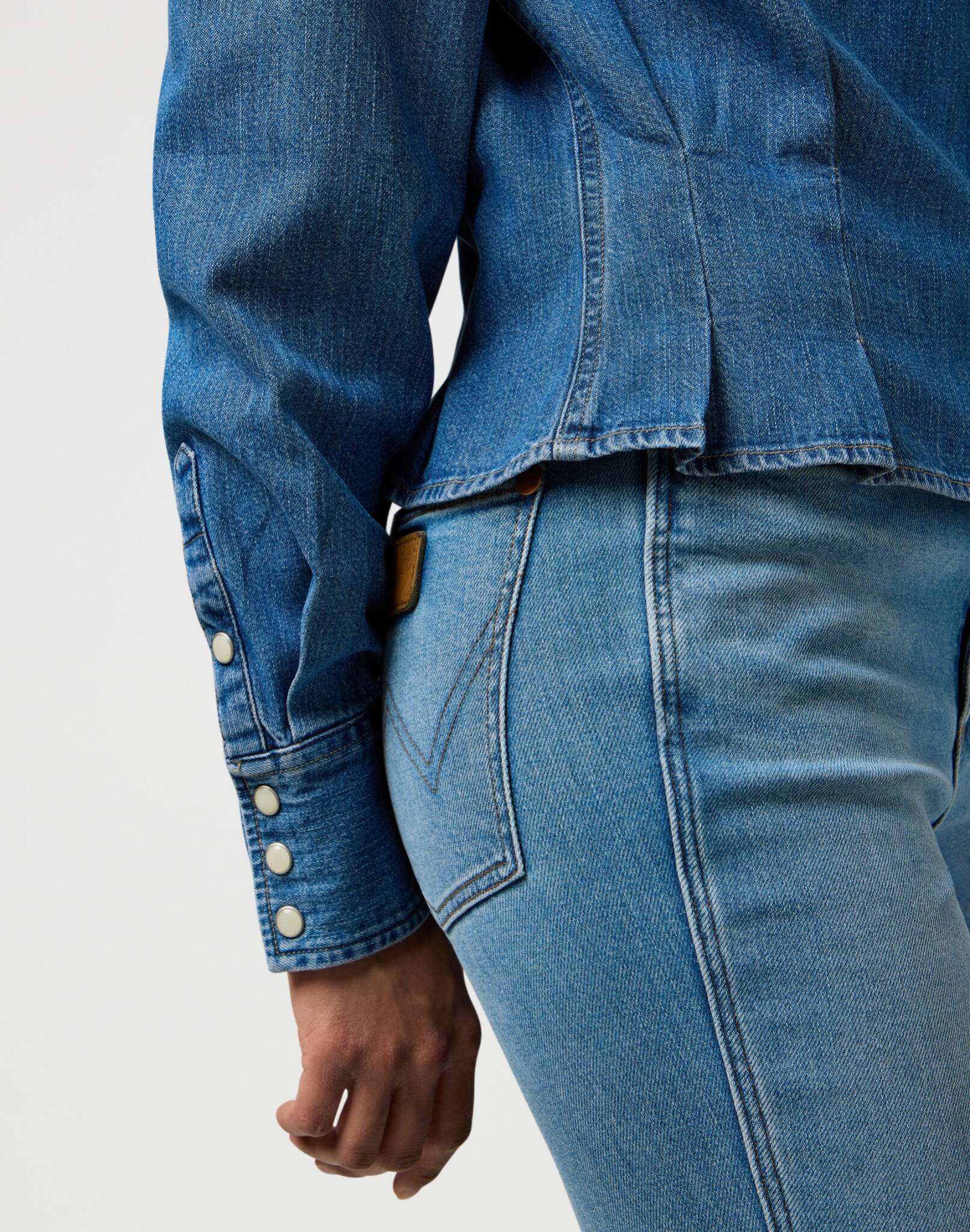 Femme Peplum Shirt in Light Hand Shirts Wrangler