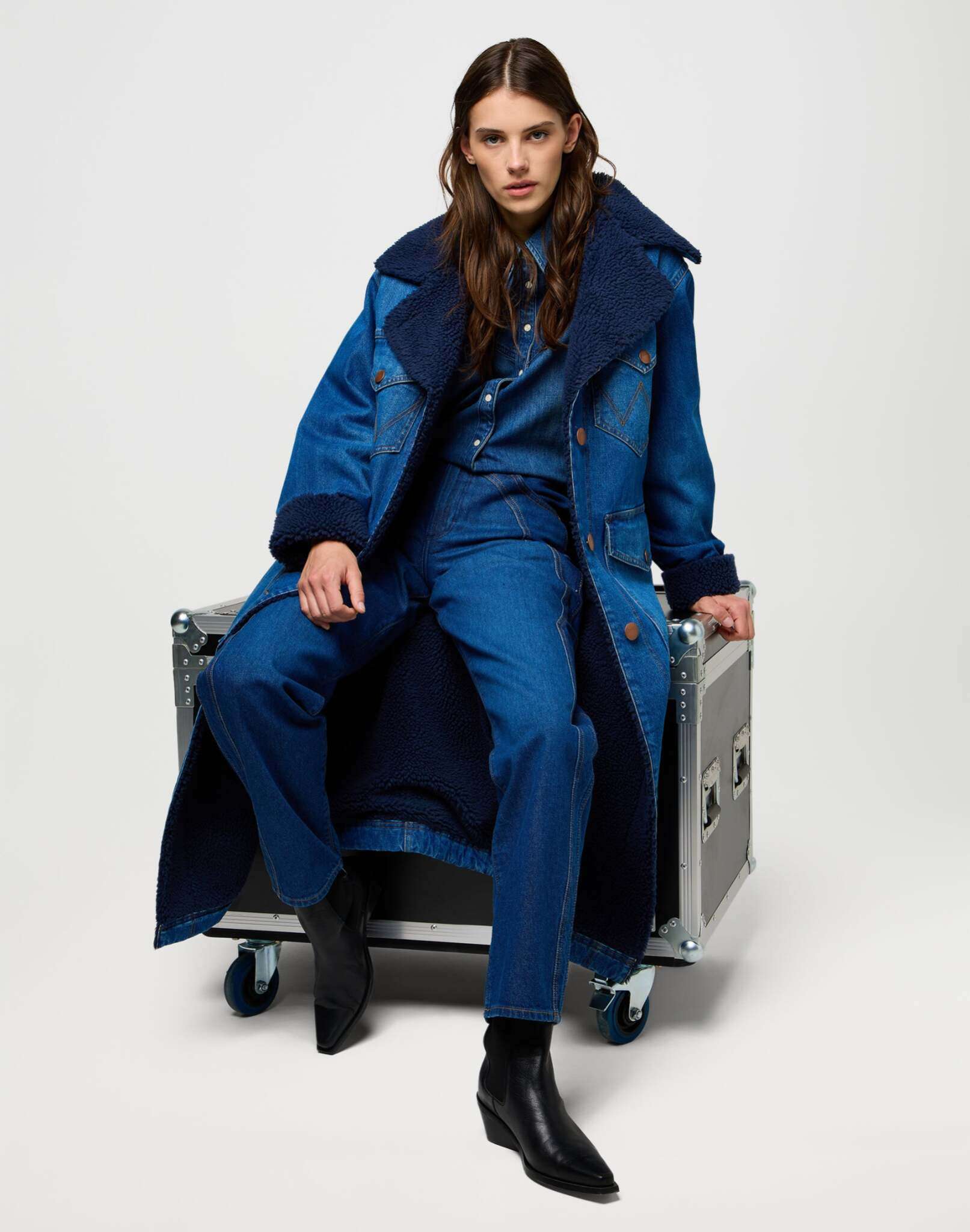 Yoke Denim Shirt in Sparkle Blue Shirts Wrangler