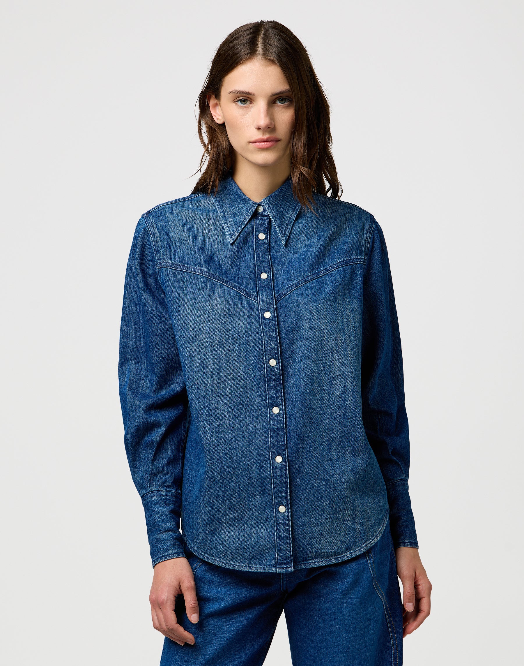 Yoke Denim Shirt in Sparkle Blue Shirts Wrangler