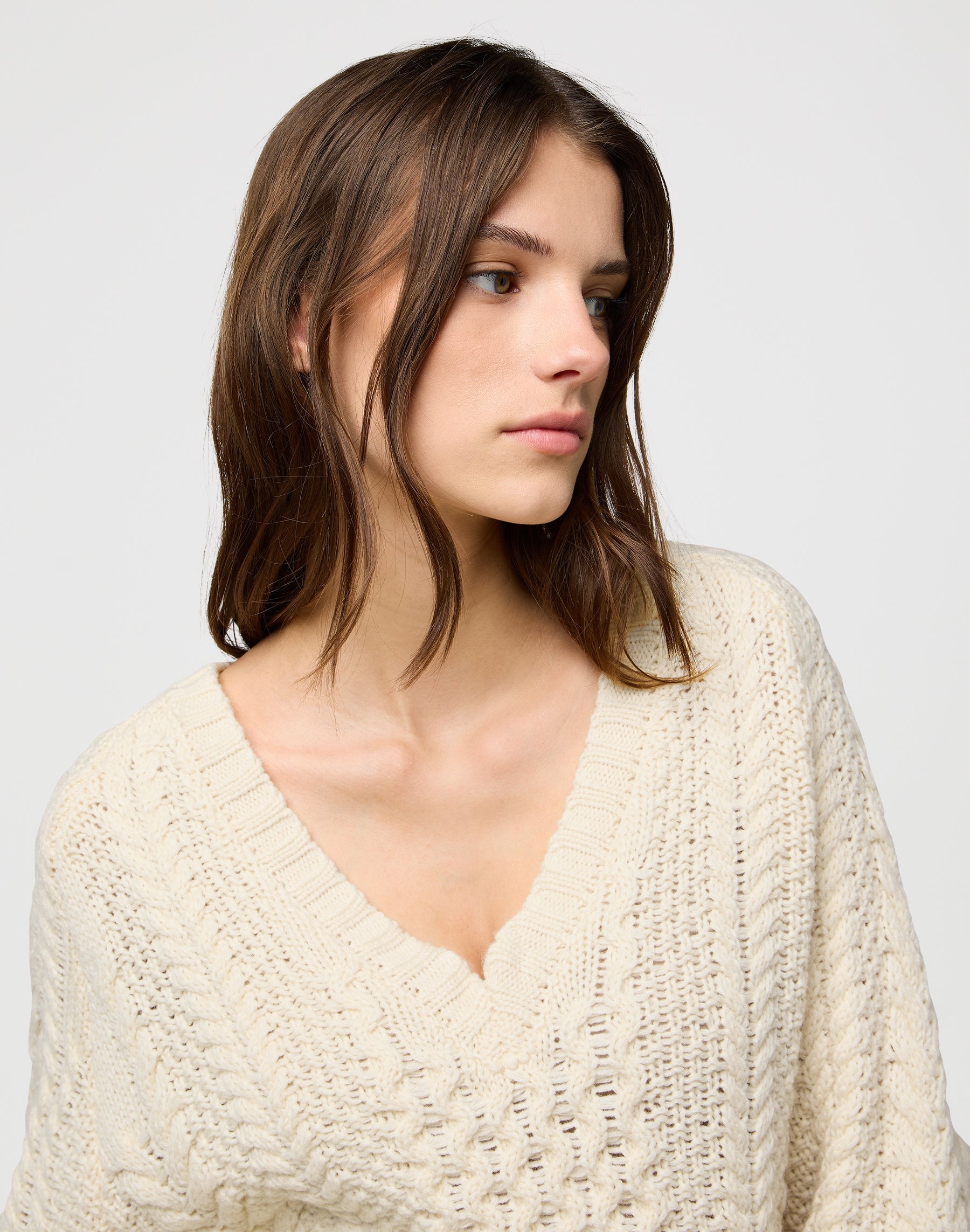 V Neck Cable Knit in Ivory Sweater Wrangler