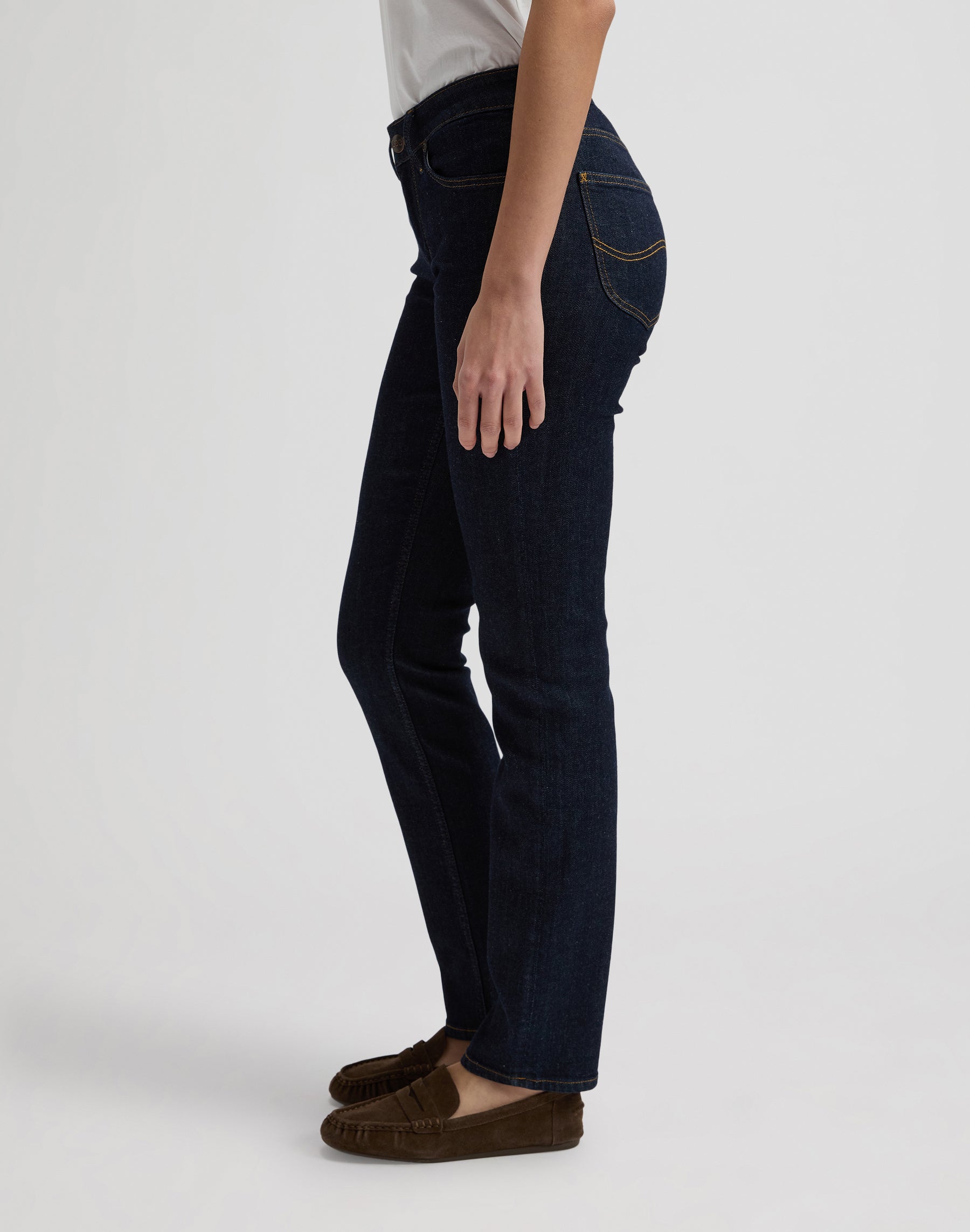 Elly in Deepest Space Jeans Lee