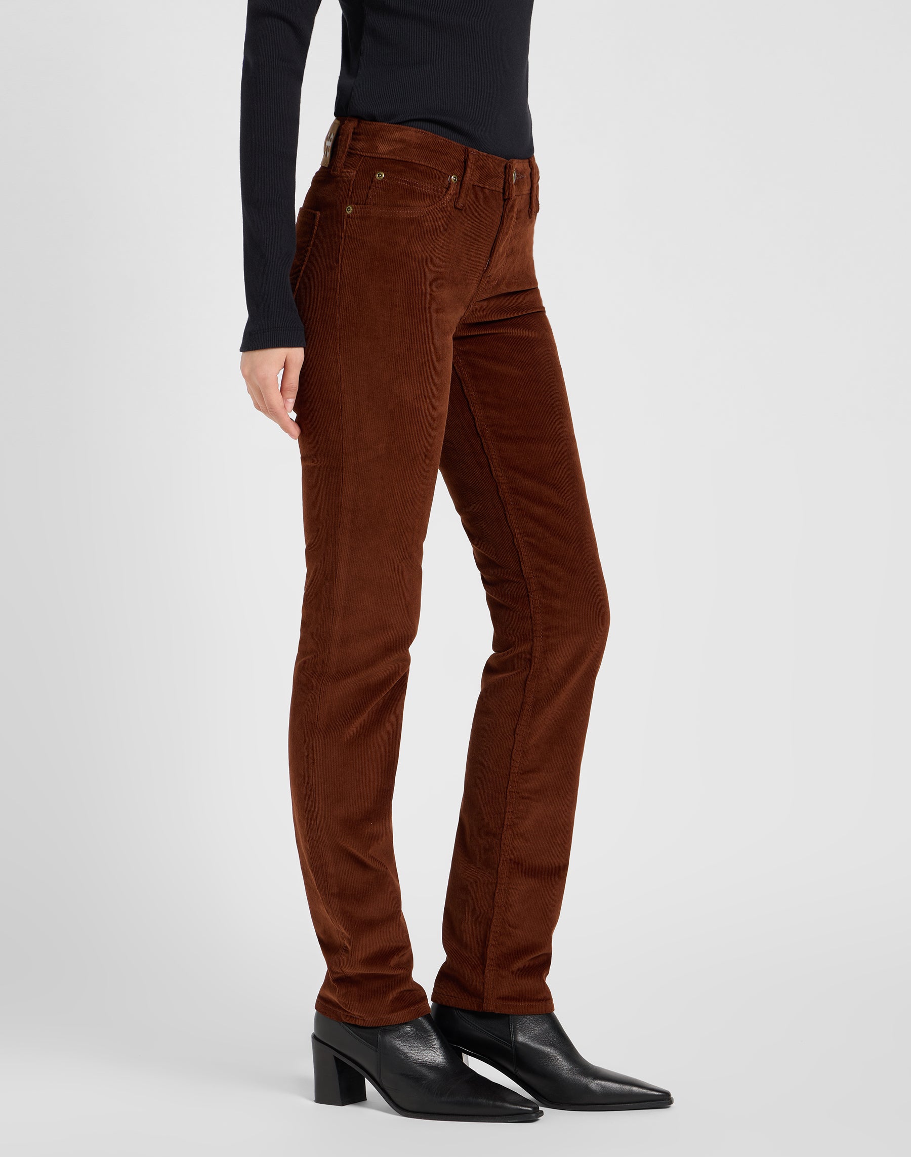 Marion in Luxe Brown Trousers Lee