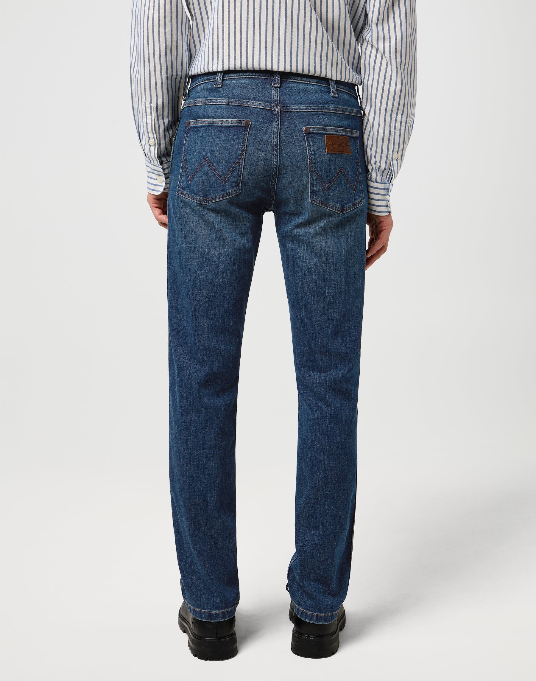Greensboro in Navy Tint Jeans Wrangler