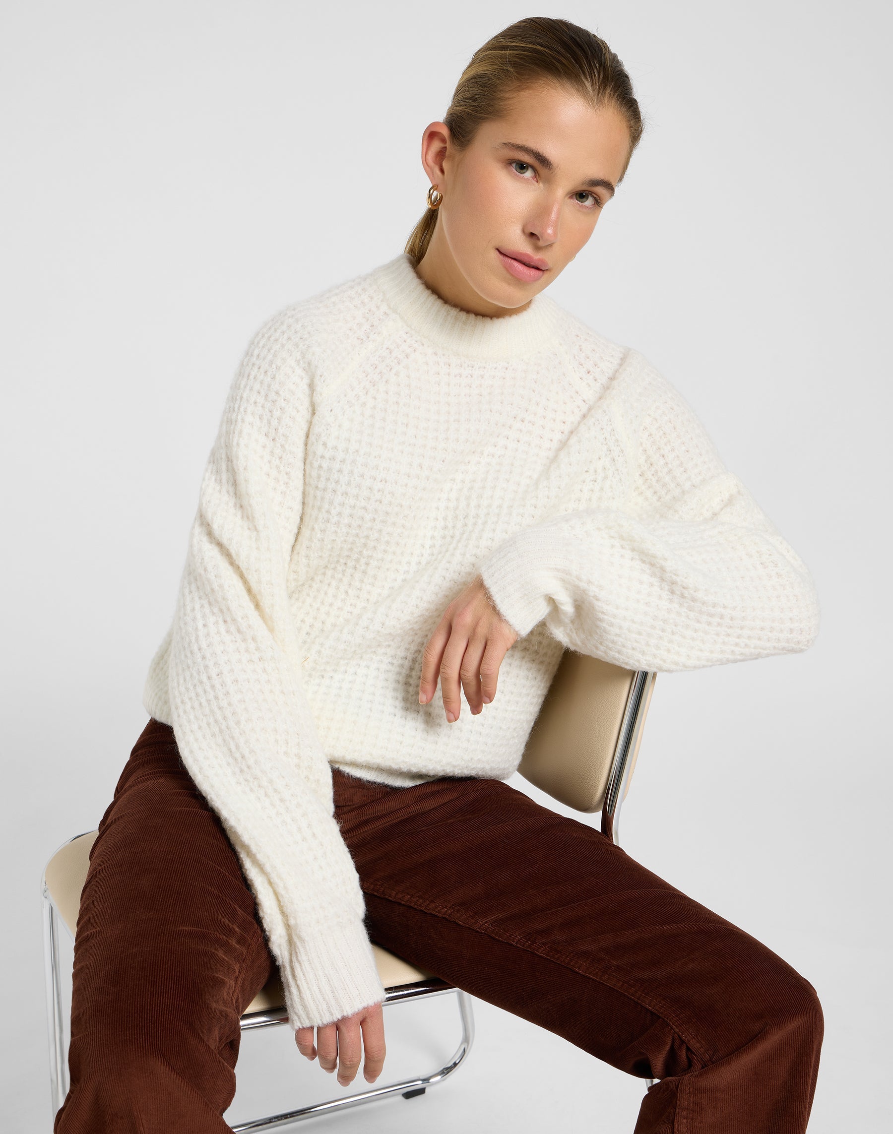 Knit Sweater in Ecru Sweater Lee