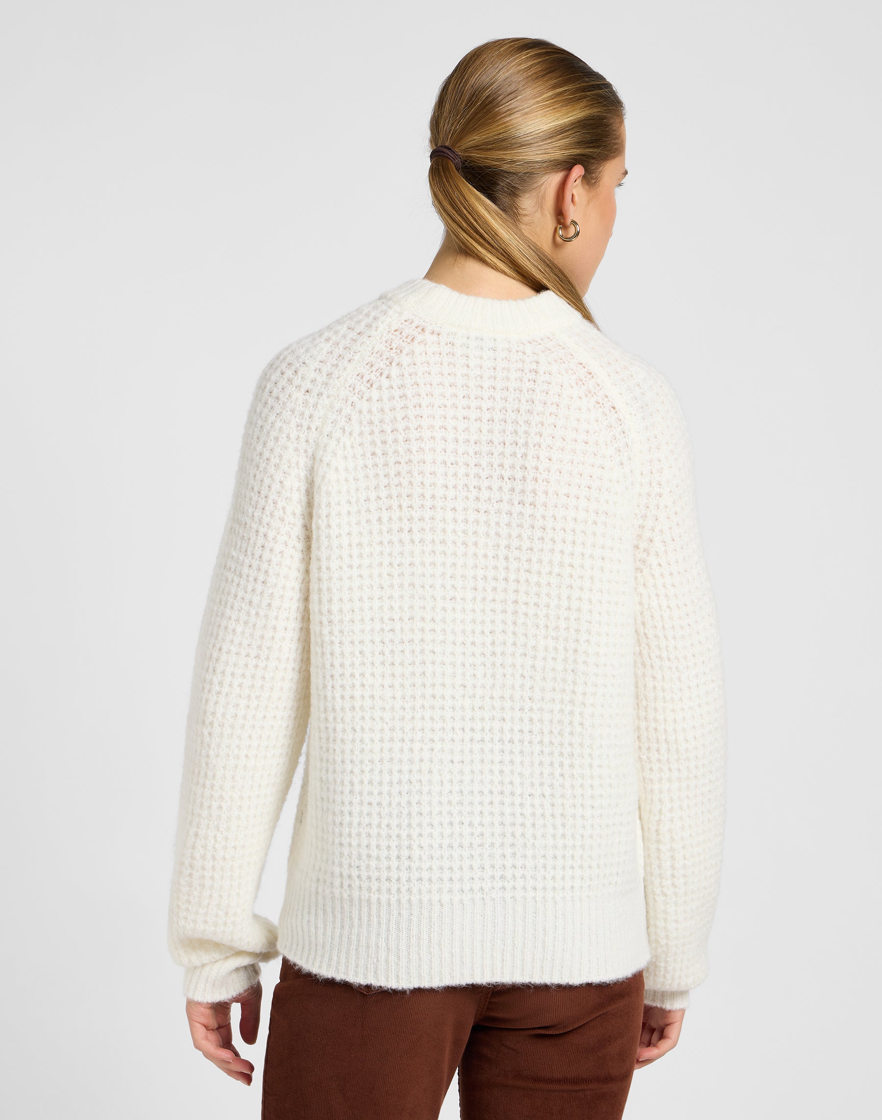 Knit Sweater in Ecru Sweater Lee