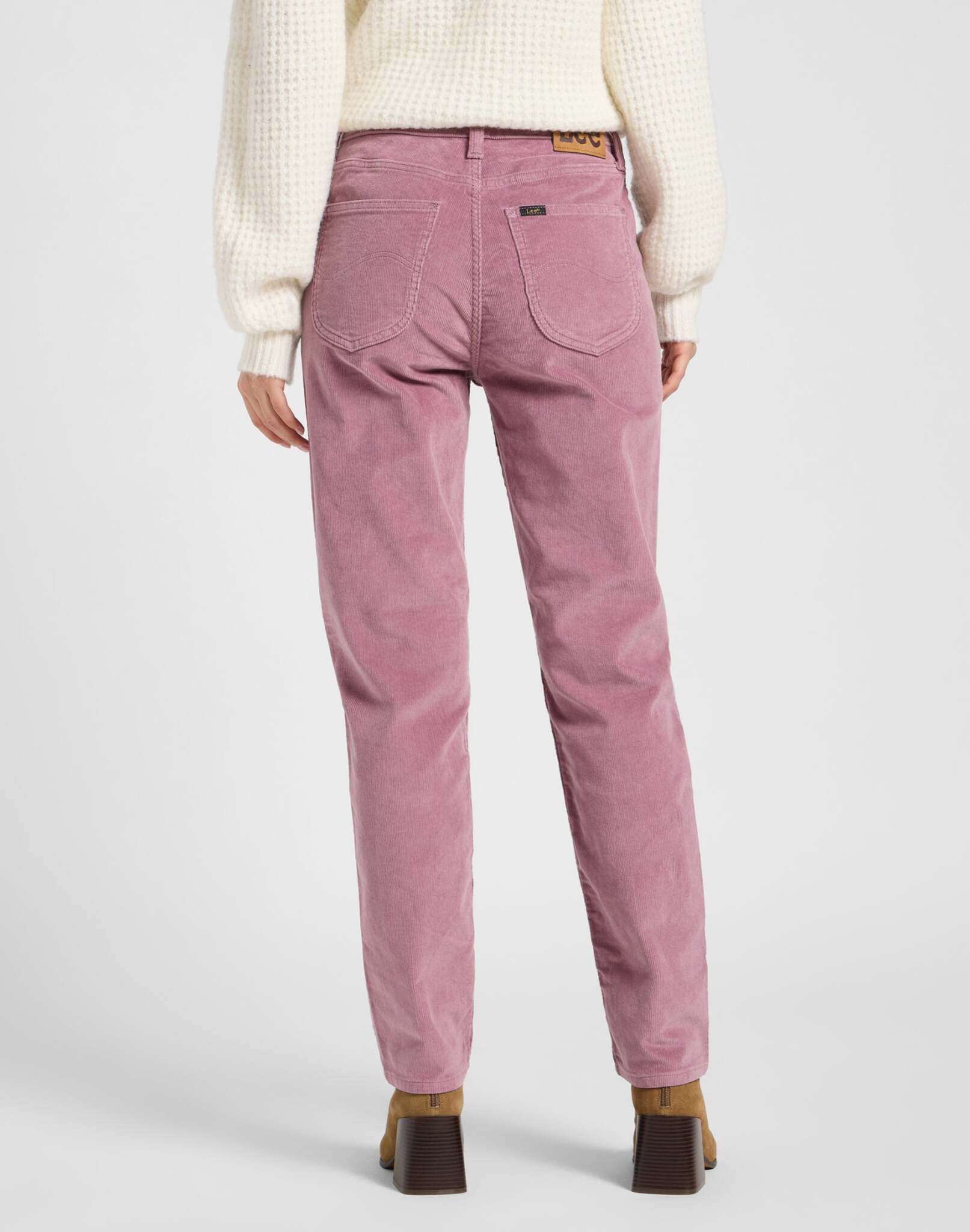 Carol in Plumberry pants Lee