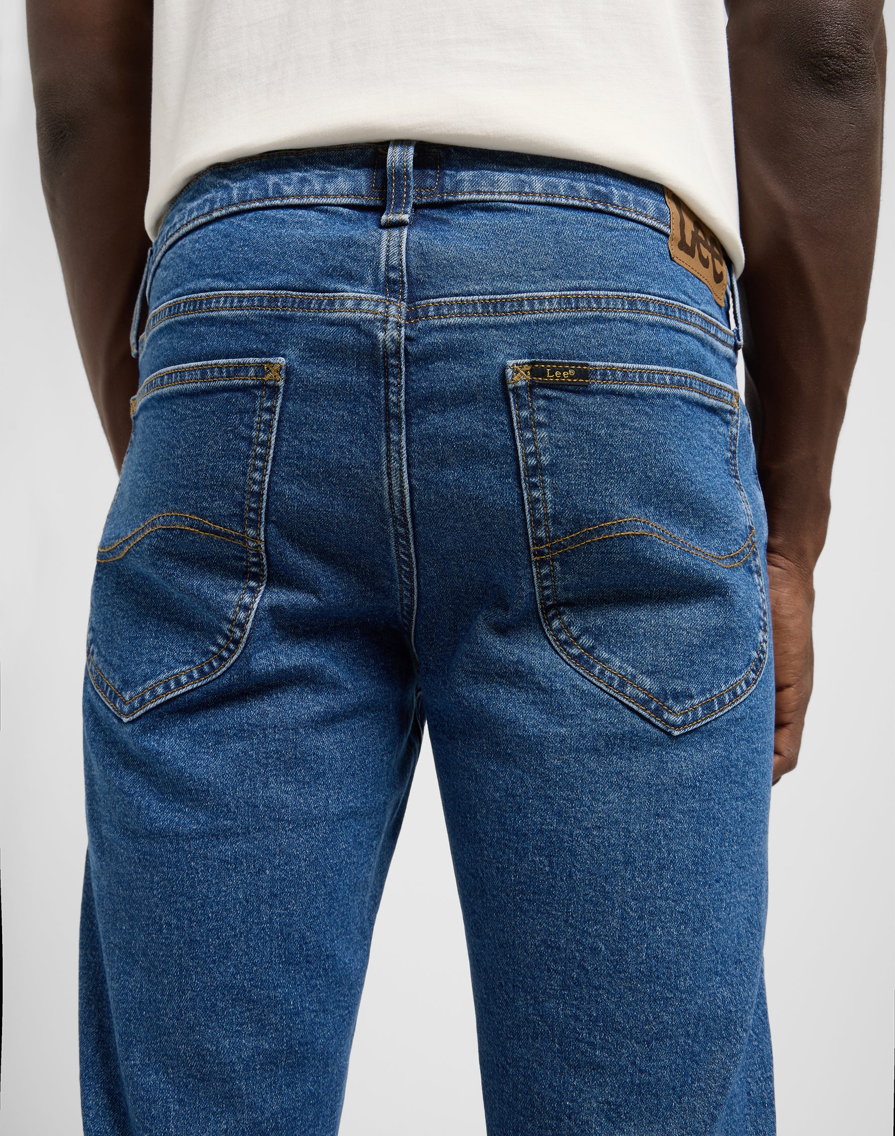 Daren Zip Fly in Belmont Jeans Lee