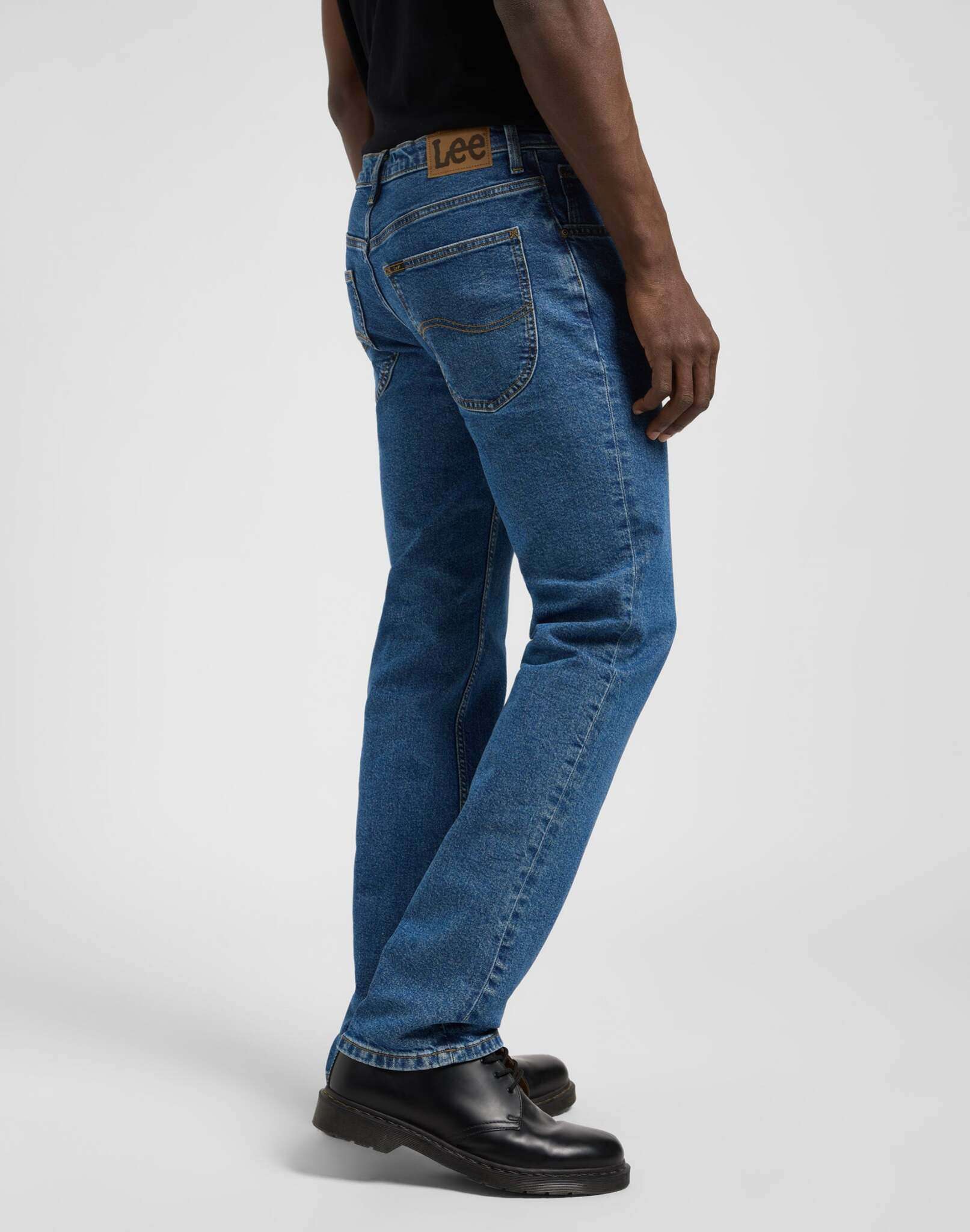 Brooklyn Straight in Belmont Jeans Lee