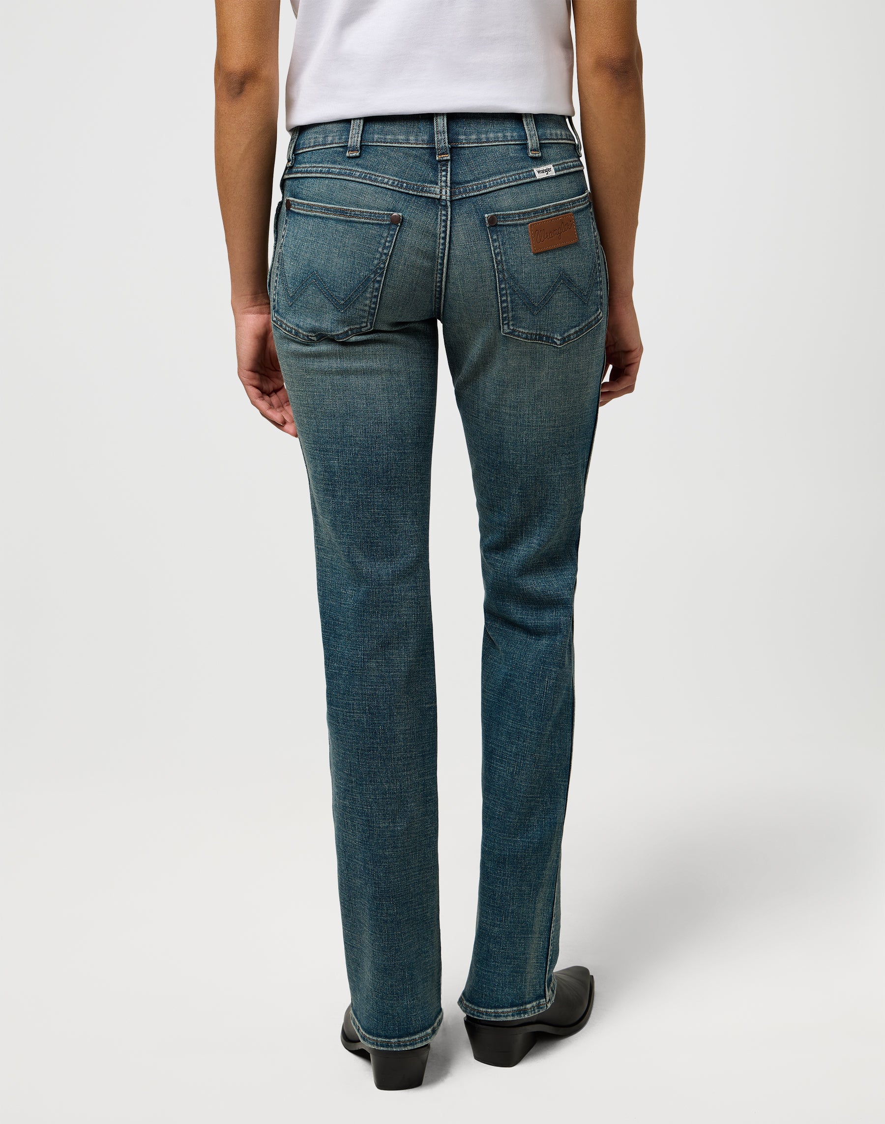 Low Rise Bold Boot in Summit Shade Jeans Wrangler