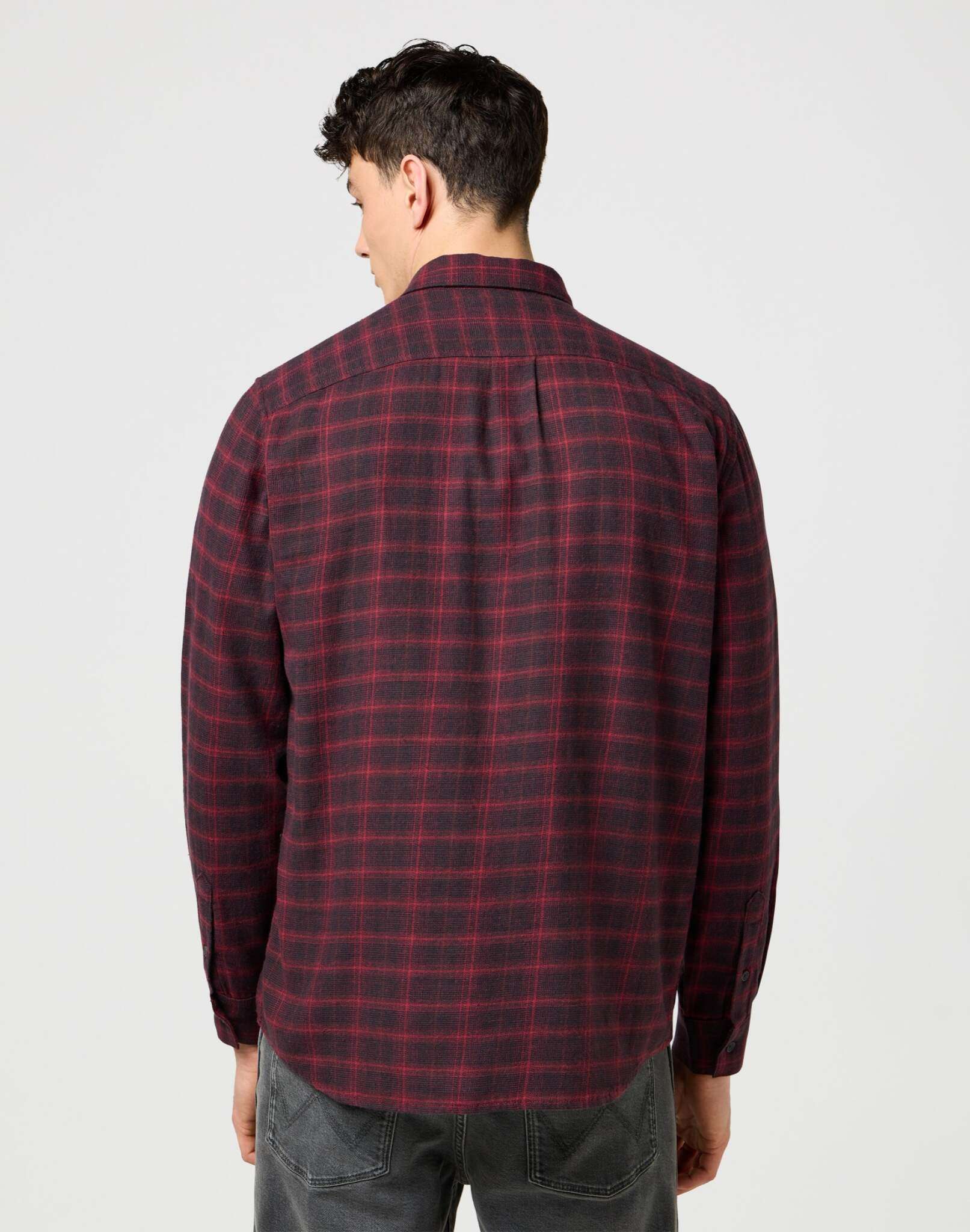 1 Pkt Flannel Shirt in Black Wine Shirts Wrangler