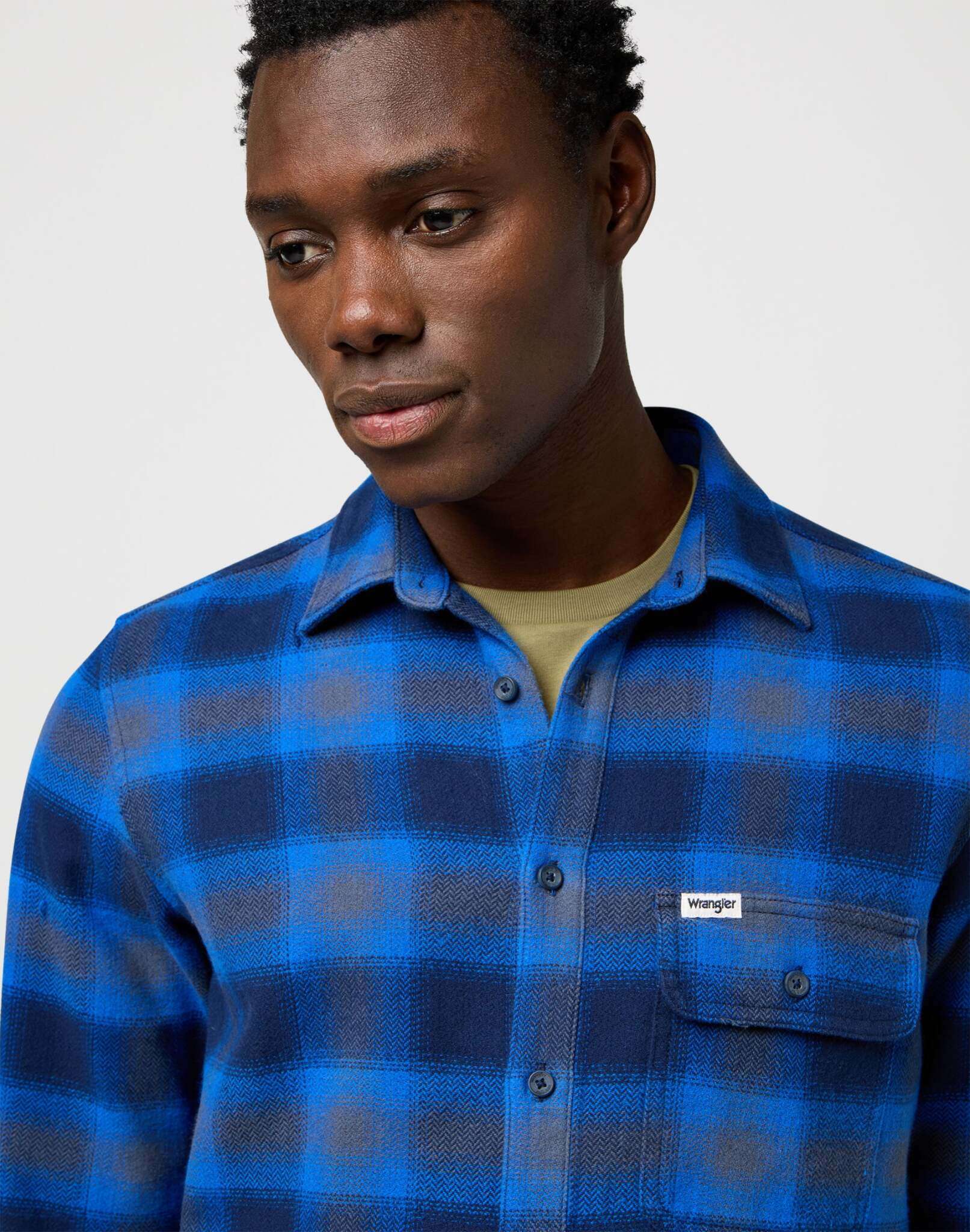 1 Pkt Indigo Shirt in Icy Indigo Shirts Wrangler