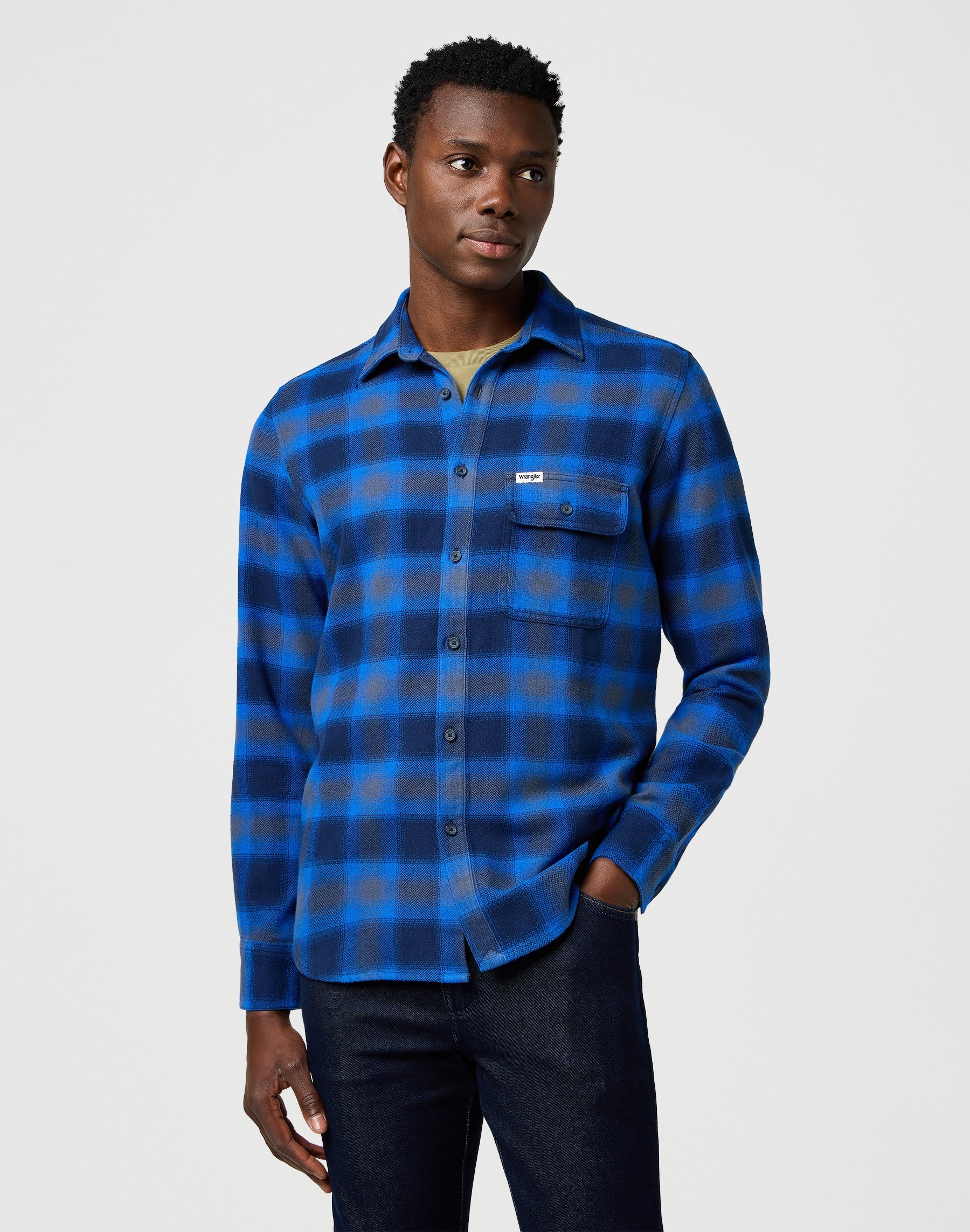 1 Pkt Indigo Shirt in Icy Indigo Shirts Wrangler