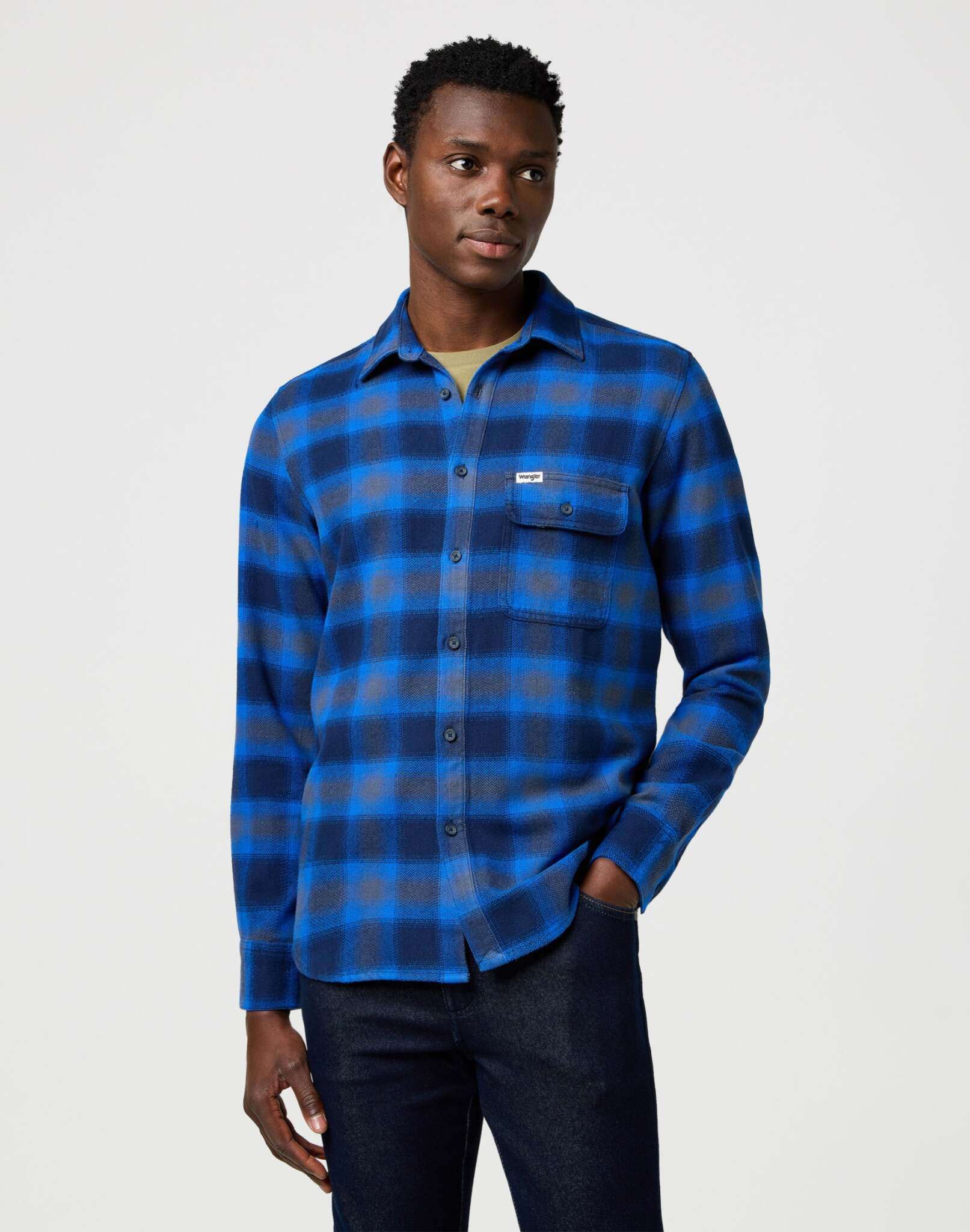 1 Pkt Indigo Shirt in Icy Indigo Shirts Wrangler