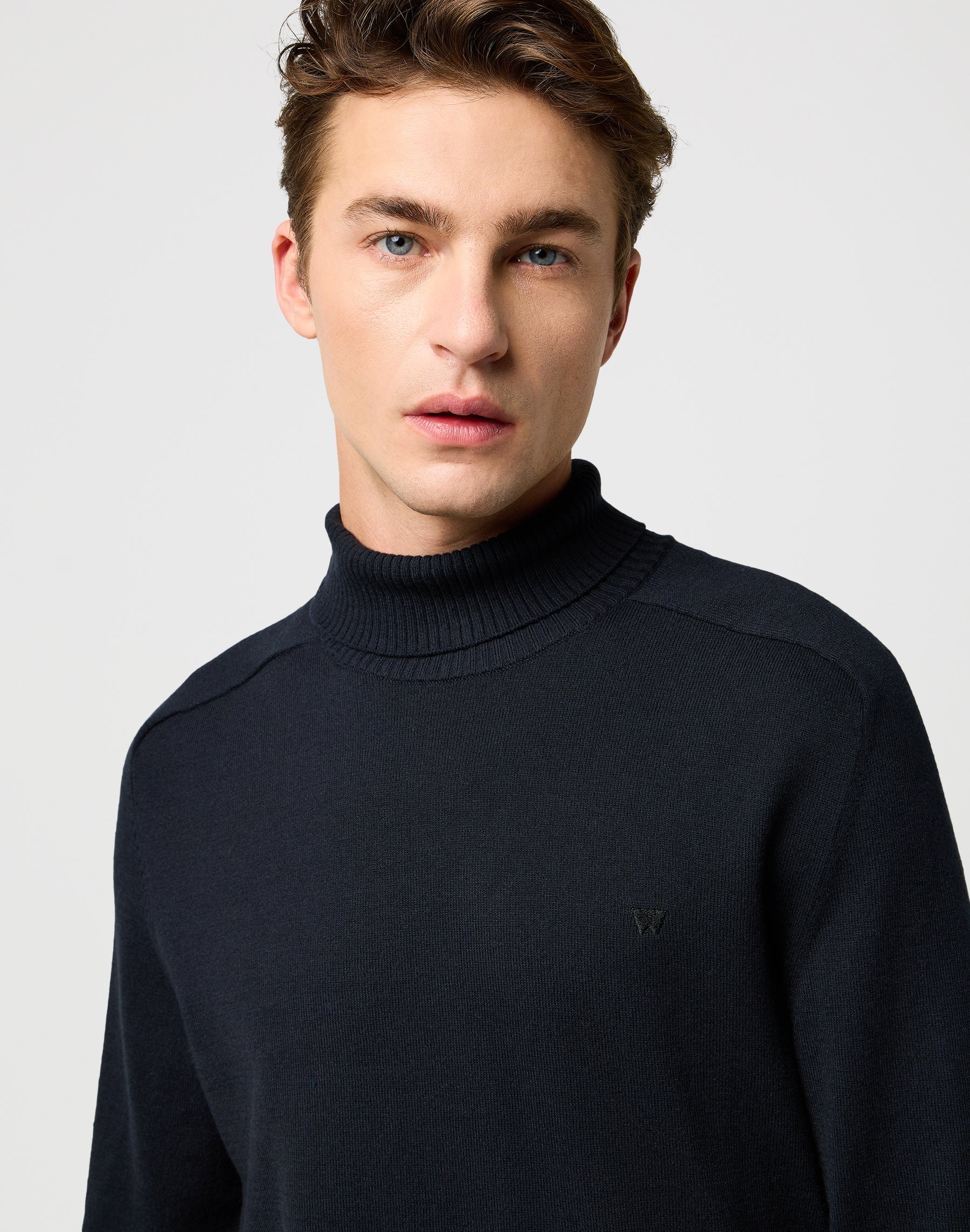 Turtleneck in Black Sweater Wrangler