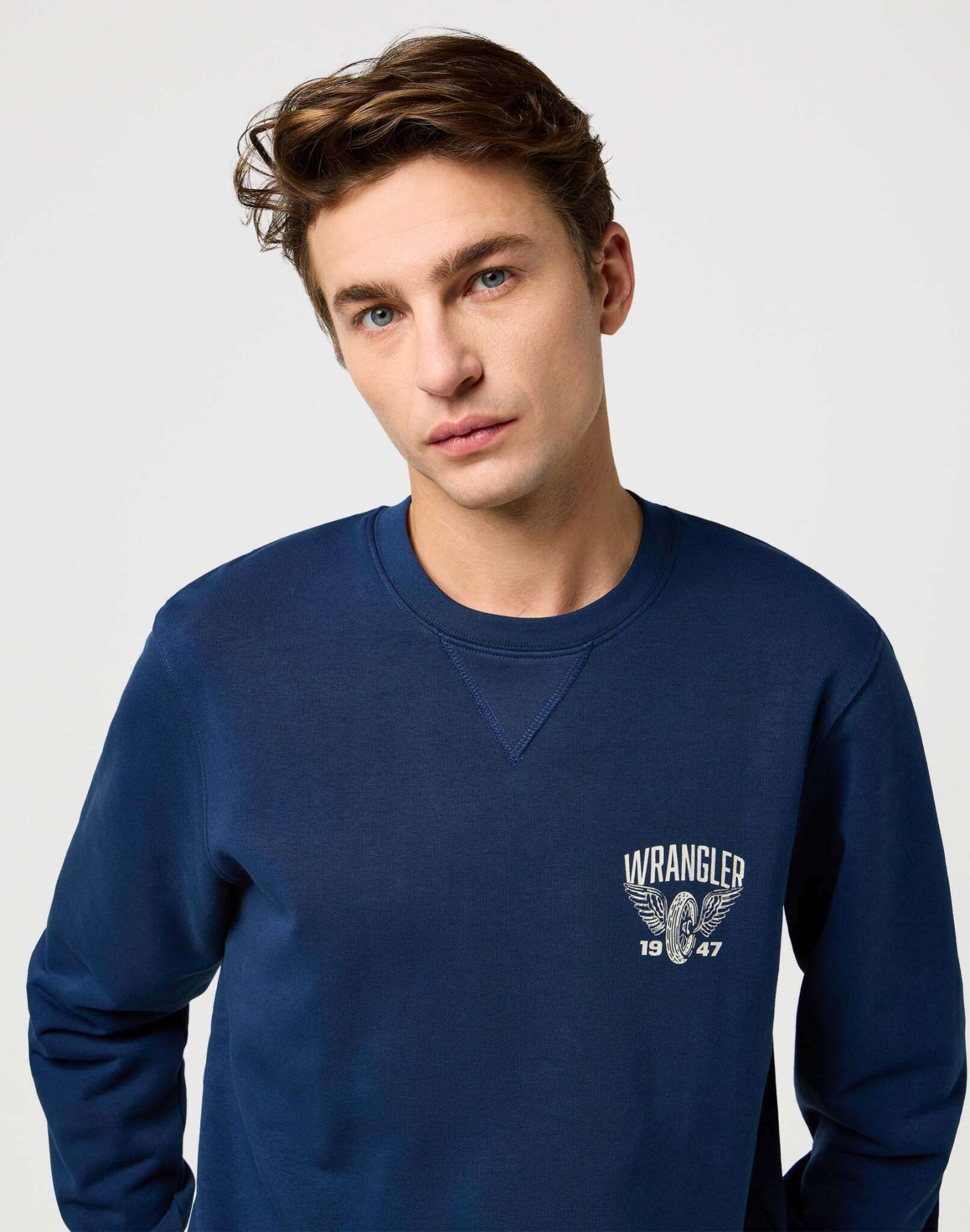 Americana Crew in Navy Sweatshirts Wrangler