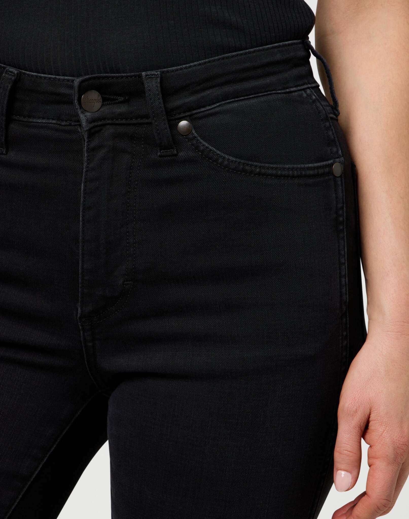 Straight in Nebula Black Jeans Wrangler