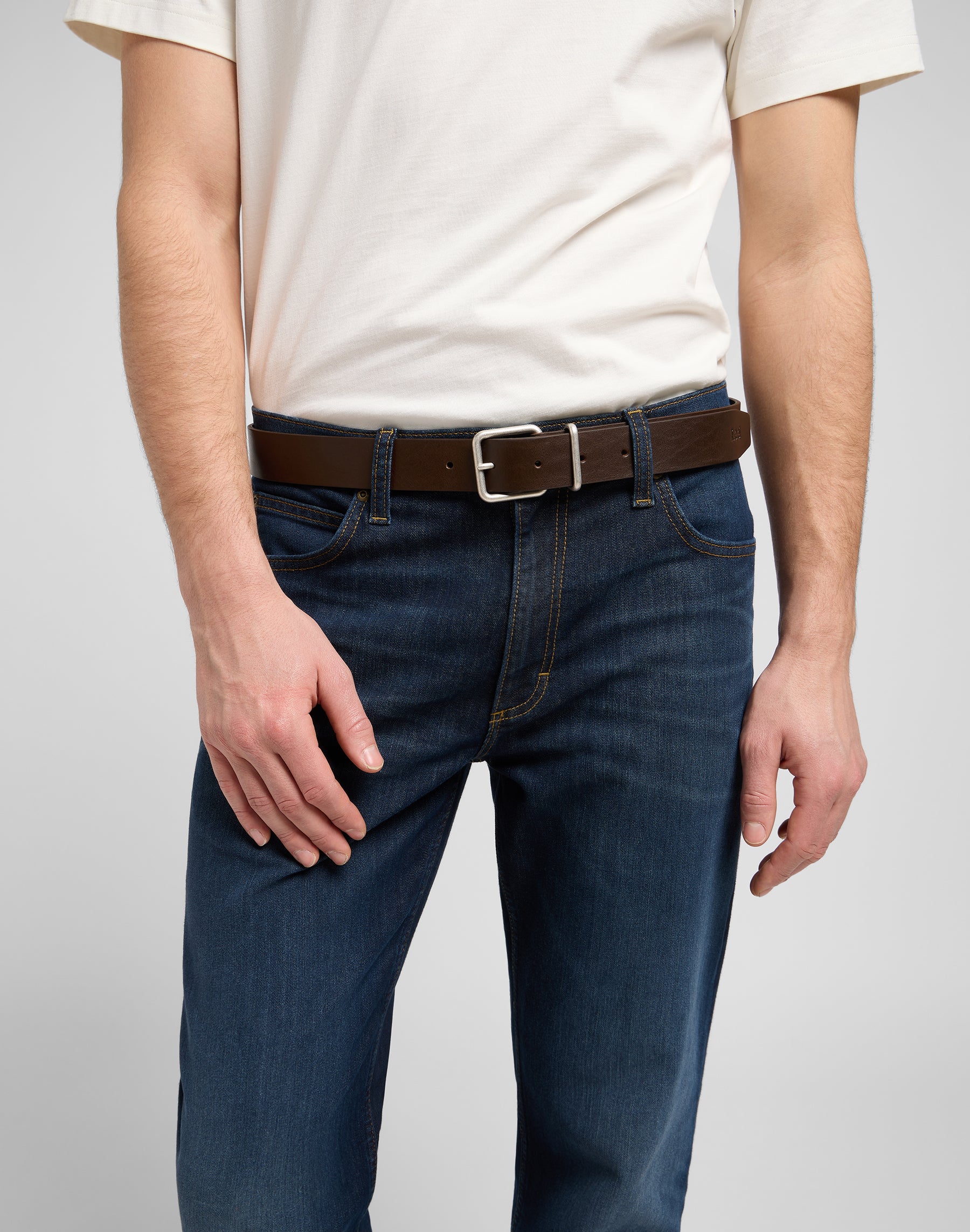Casual belt in dark brown