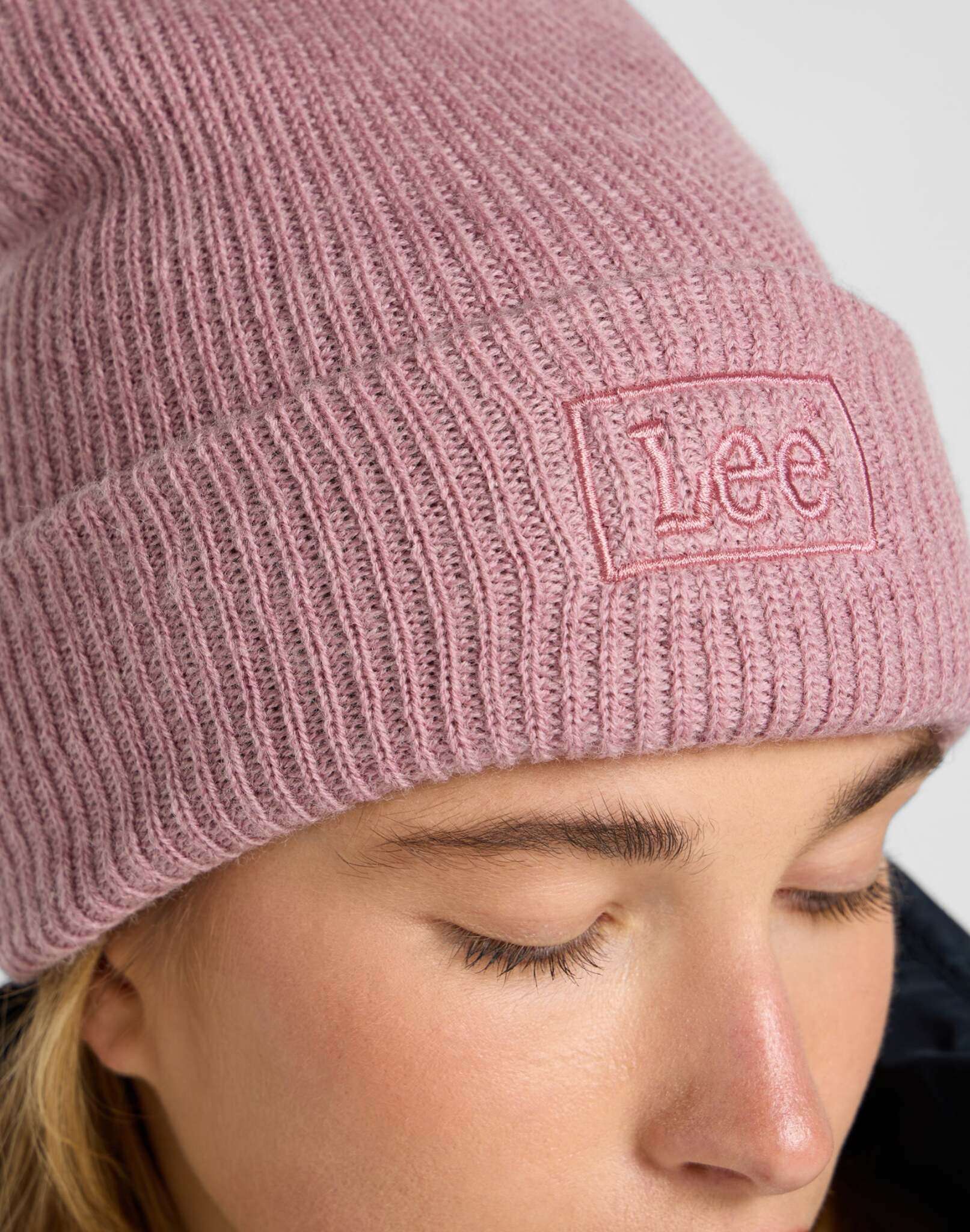 Core Beanie in Plumberry caps Lee