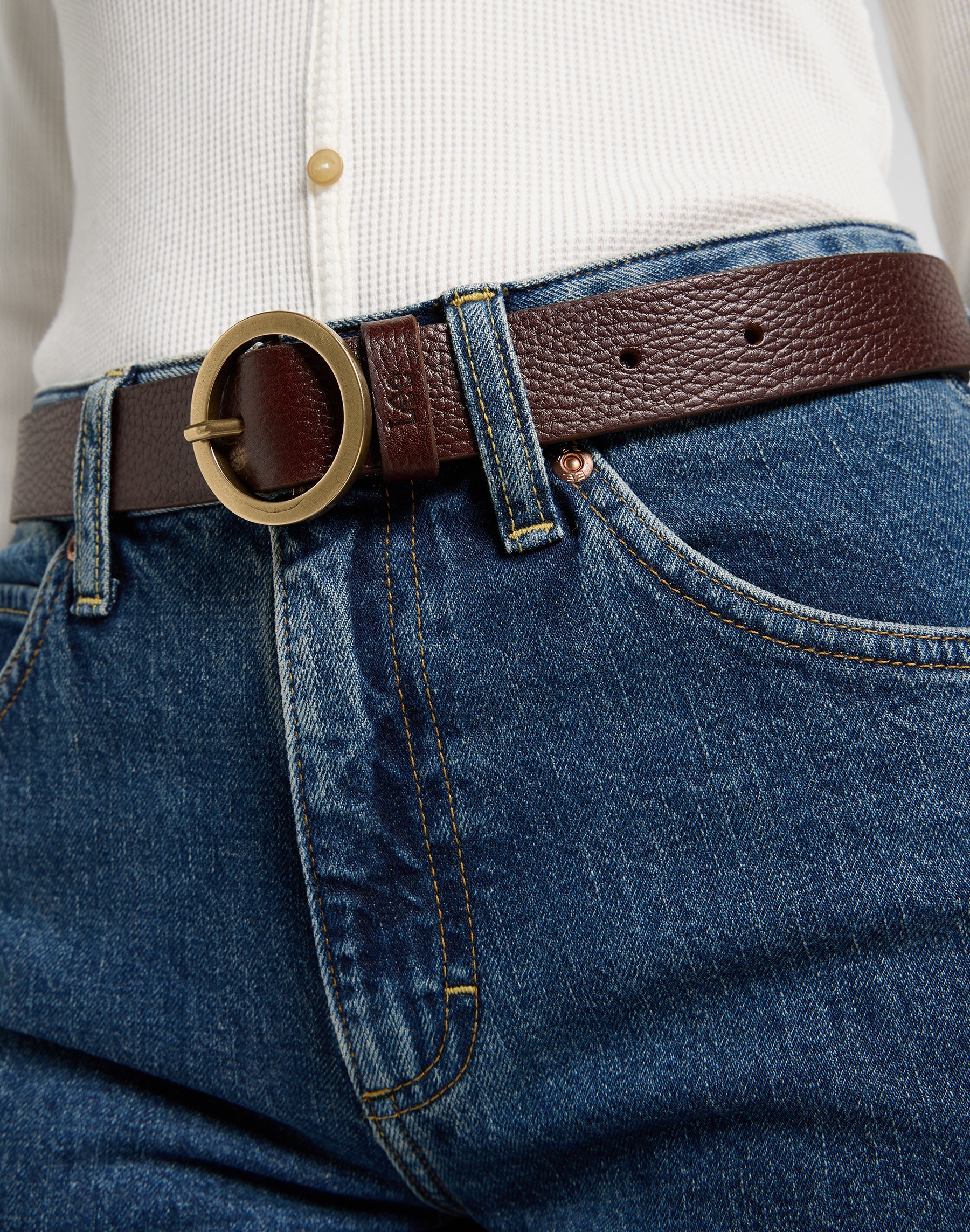 Round Buckle Belt in Dark Brown Belt Lee