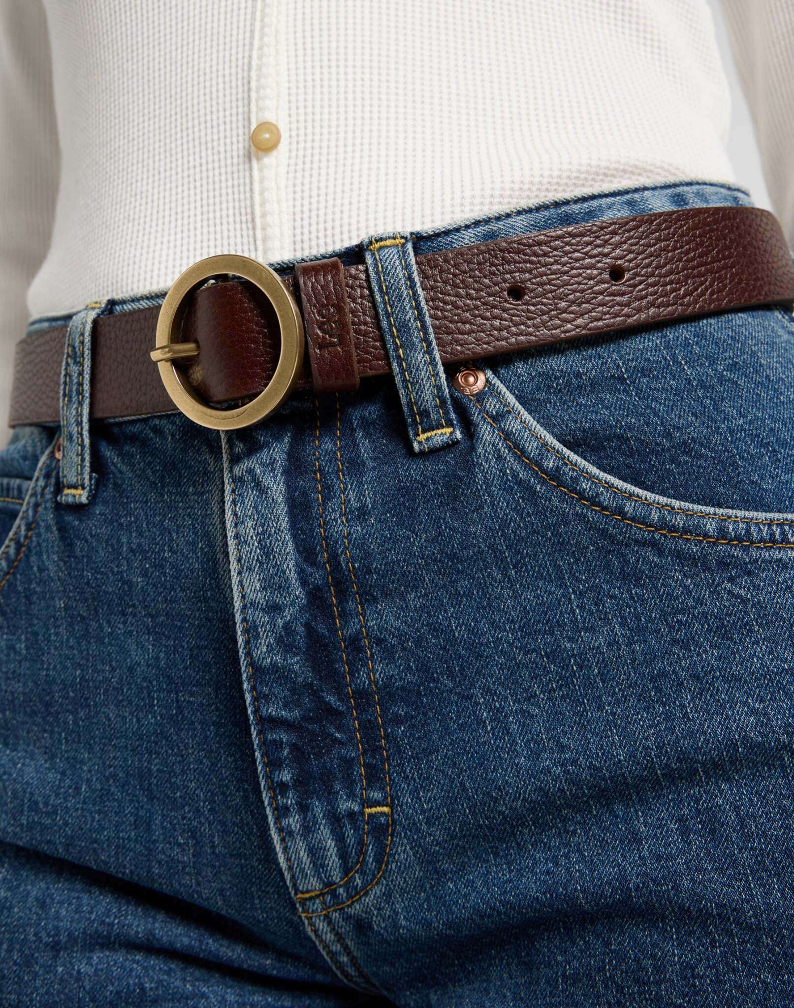 Round Buckle Belt in Dark Brown Belt Lee
