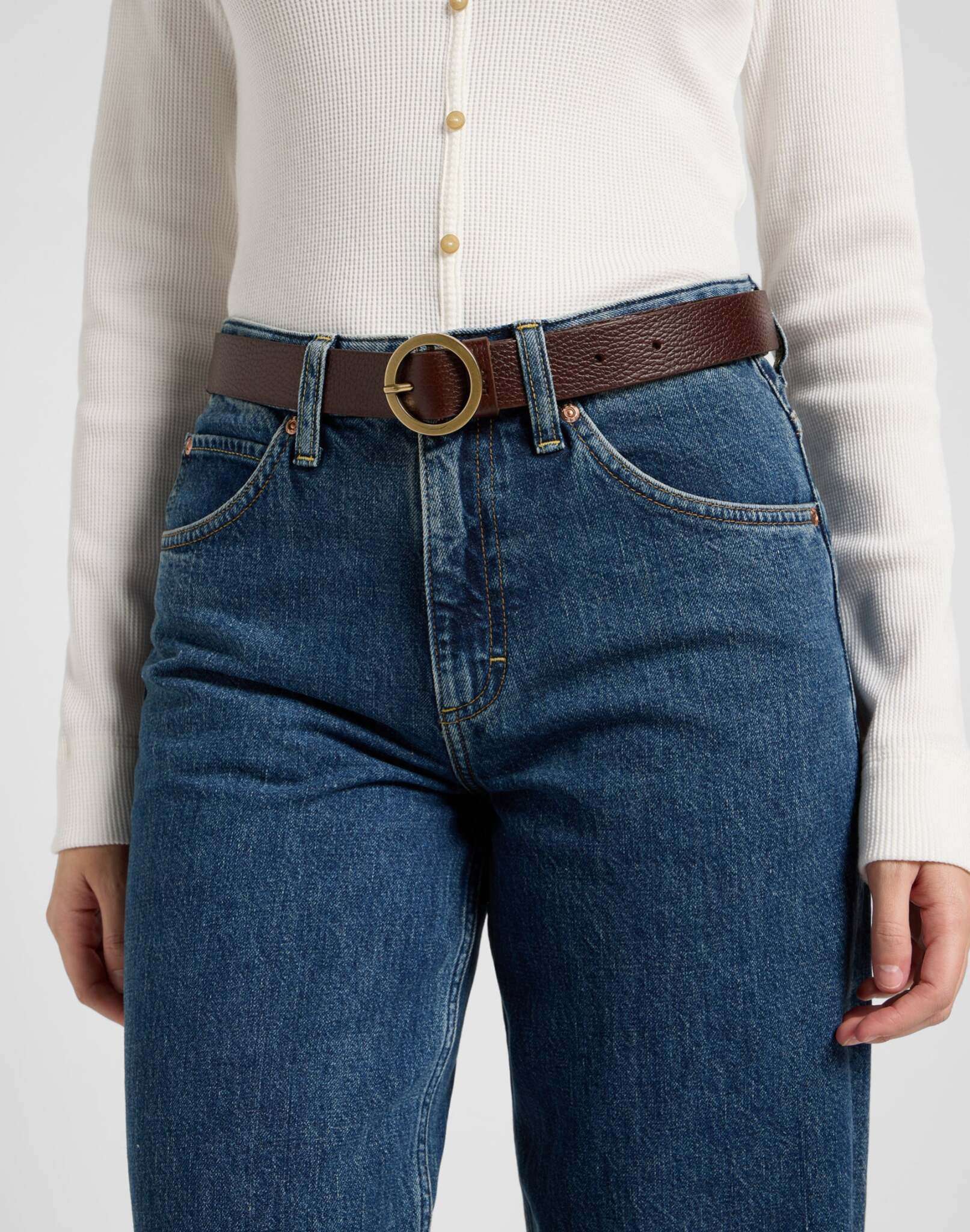 Round Buckle Belt in Dark Brown Belt Lee