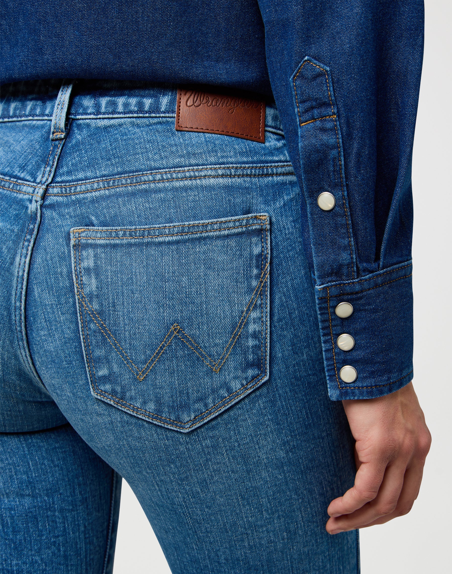 Bootcut in Rustler Wash Jeans Wrangler