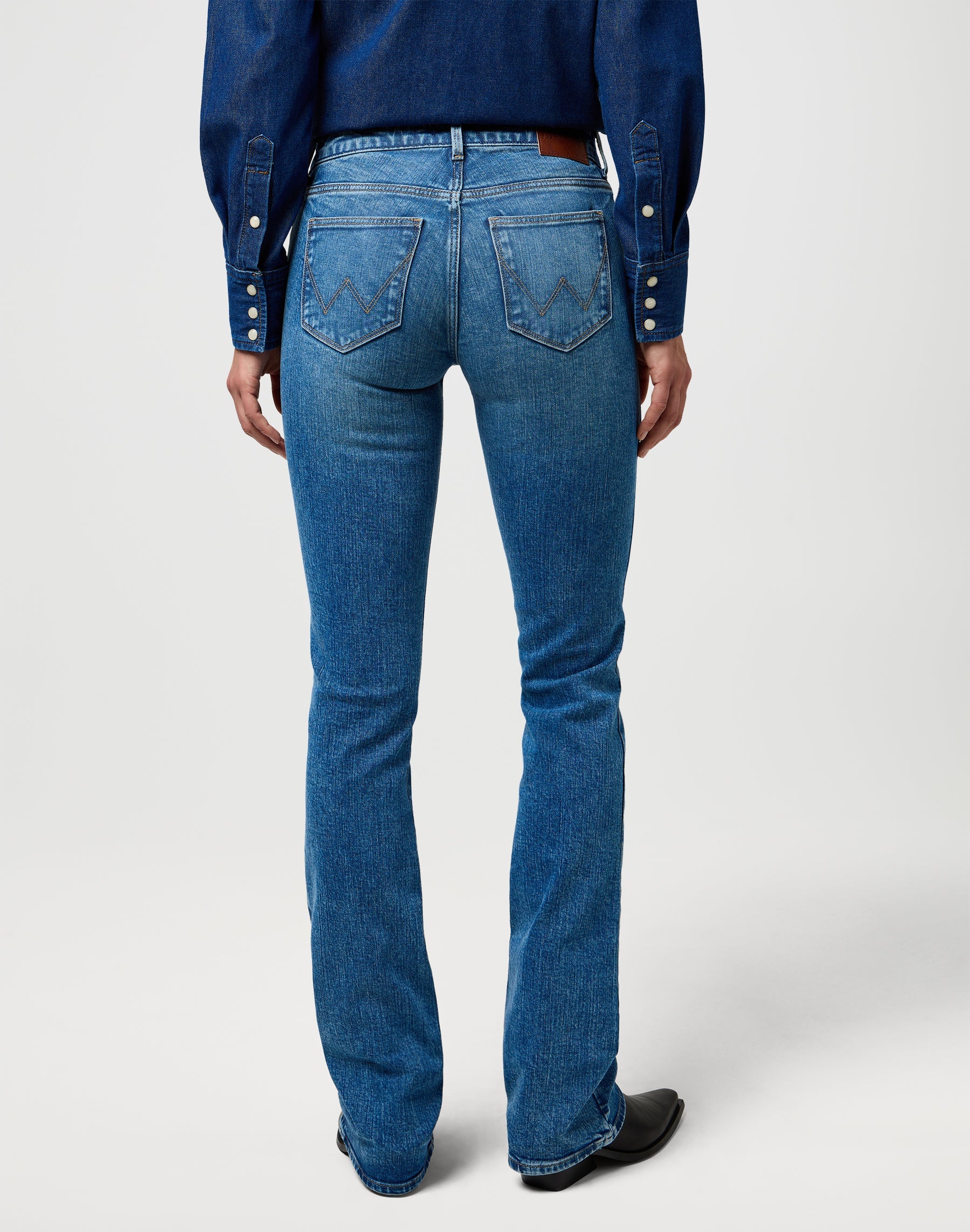 Bootcut in Rustler Wash Jeans Wrangler