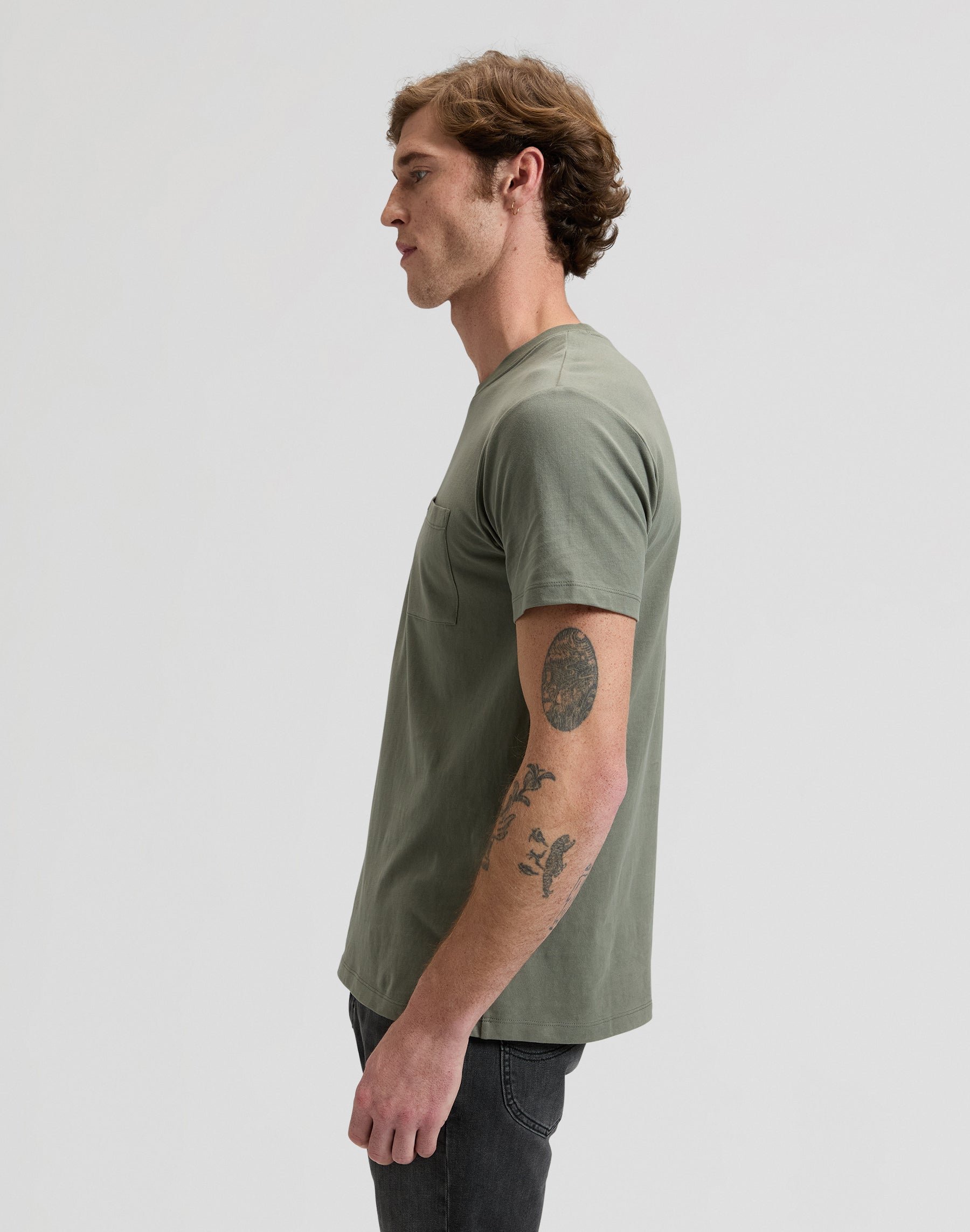 Ultimate Pocket Tee in Lichen Olive