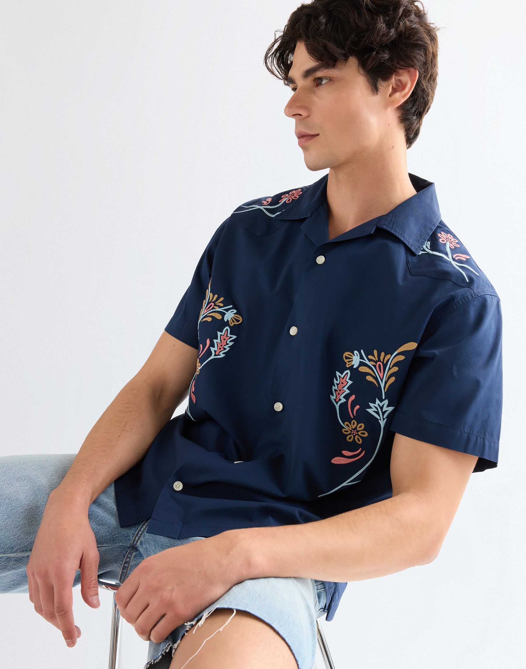 Short-sleeved W Resort shirt in navy floral Shirts Wrangler