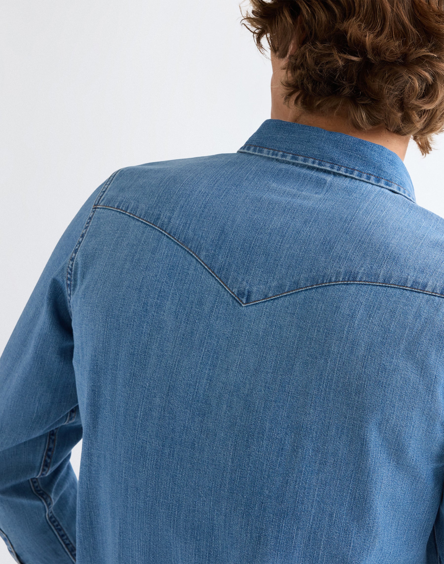 Western in Mid Light Wash Shirts Wrangler