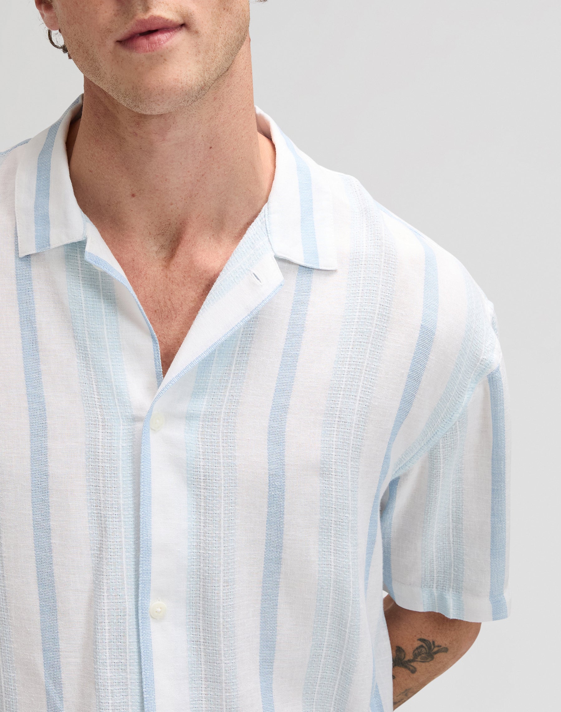 Rlx Resort Shirt in Beau Blue Stripe Shirts Lee