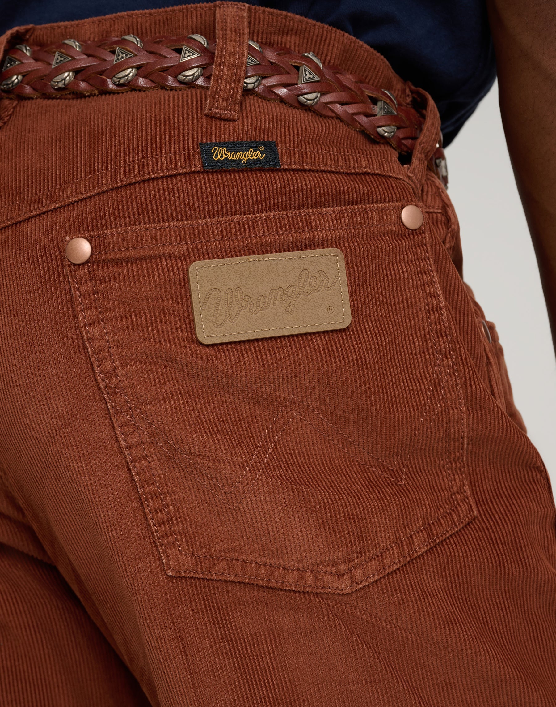 13MWZ in Brown pants Wrangler