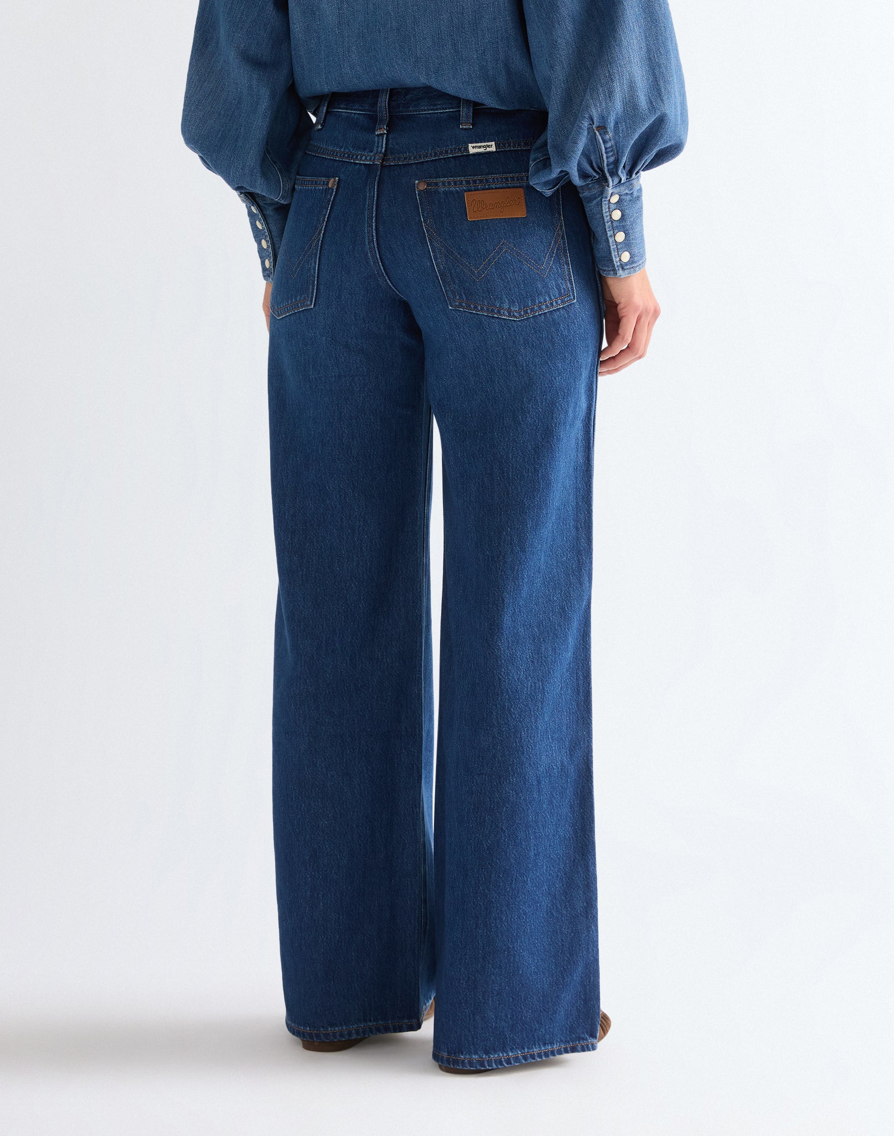 World Wide in Eclipse Deep