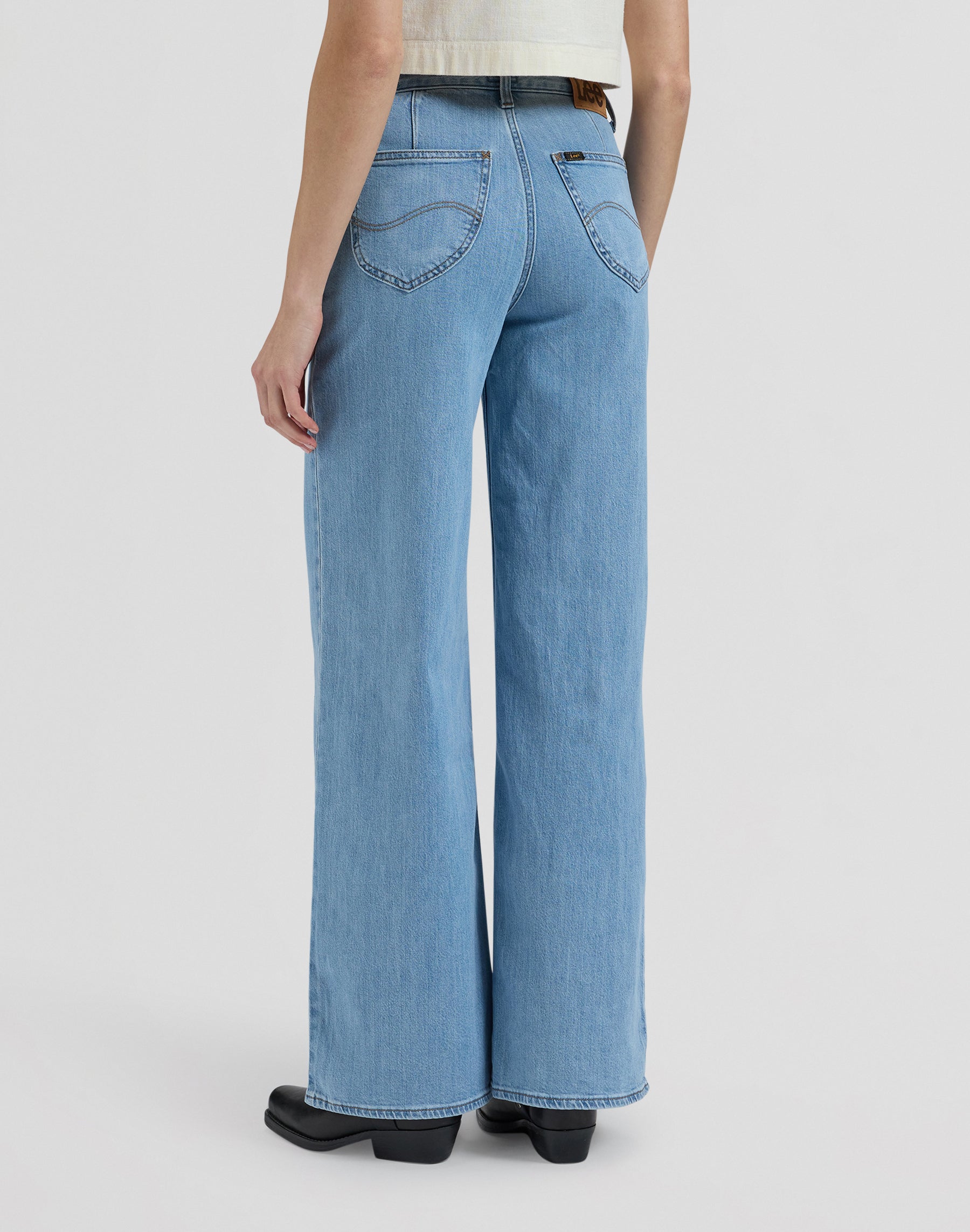 Stella in Water Droplet