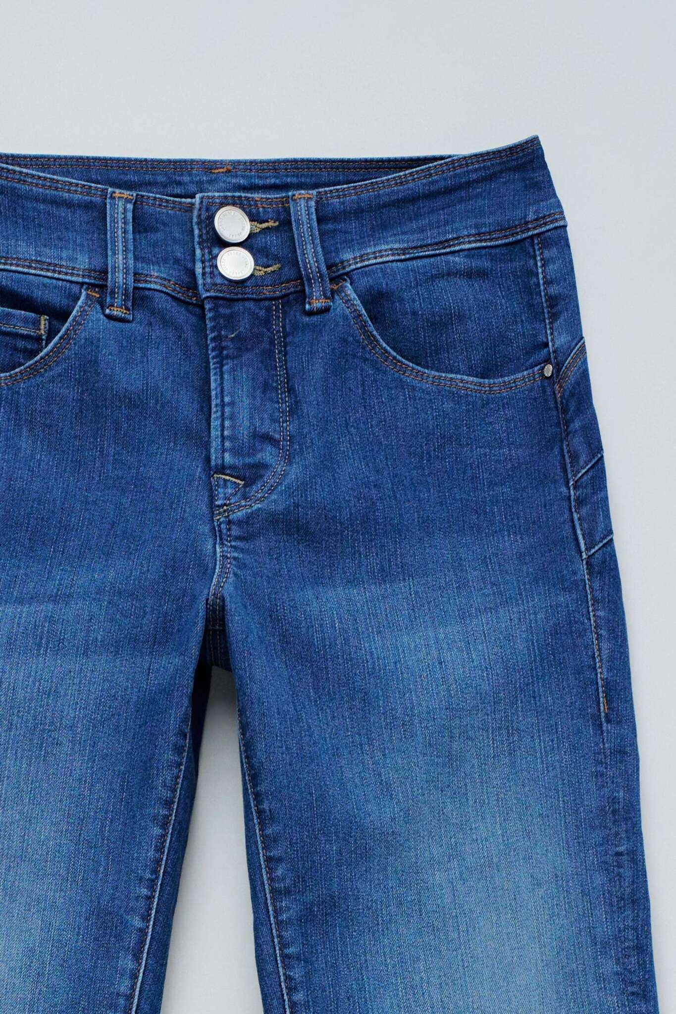 Secret Slim Push-In in Medium Wash Jeans Salsa Jeans