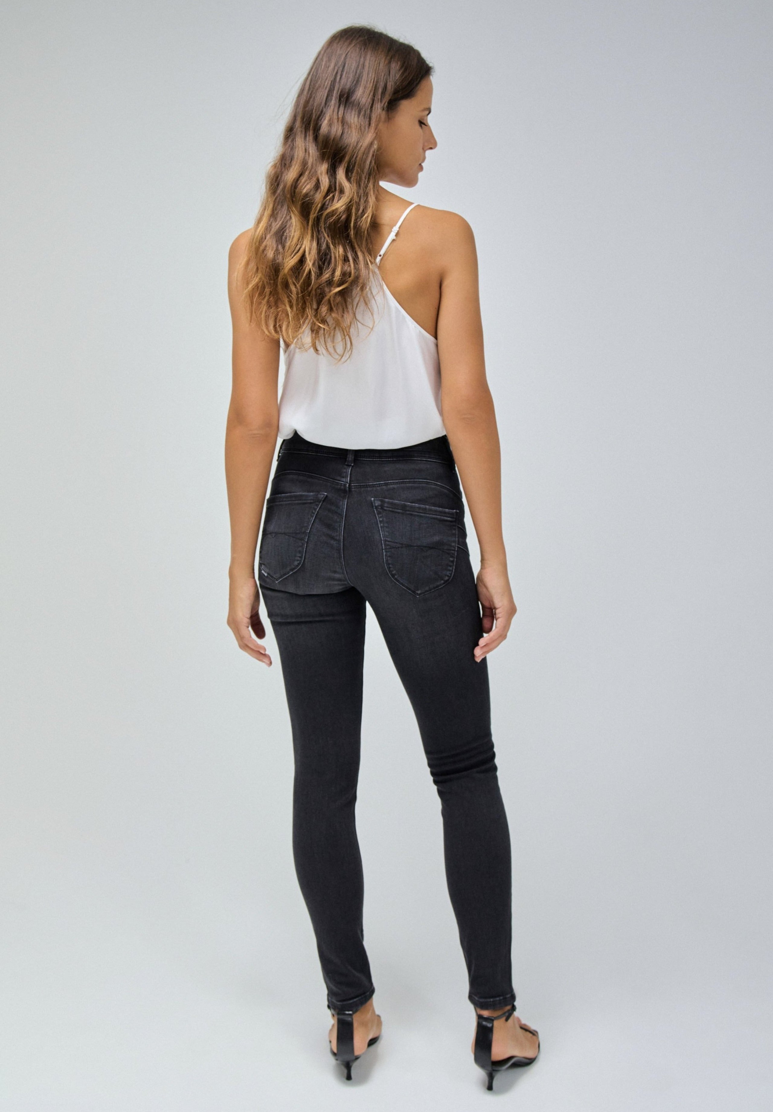 Secret Skinny Push-In in Black Jeans Salsa Jeans