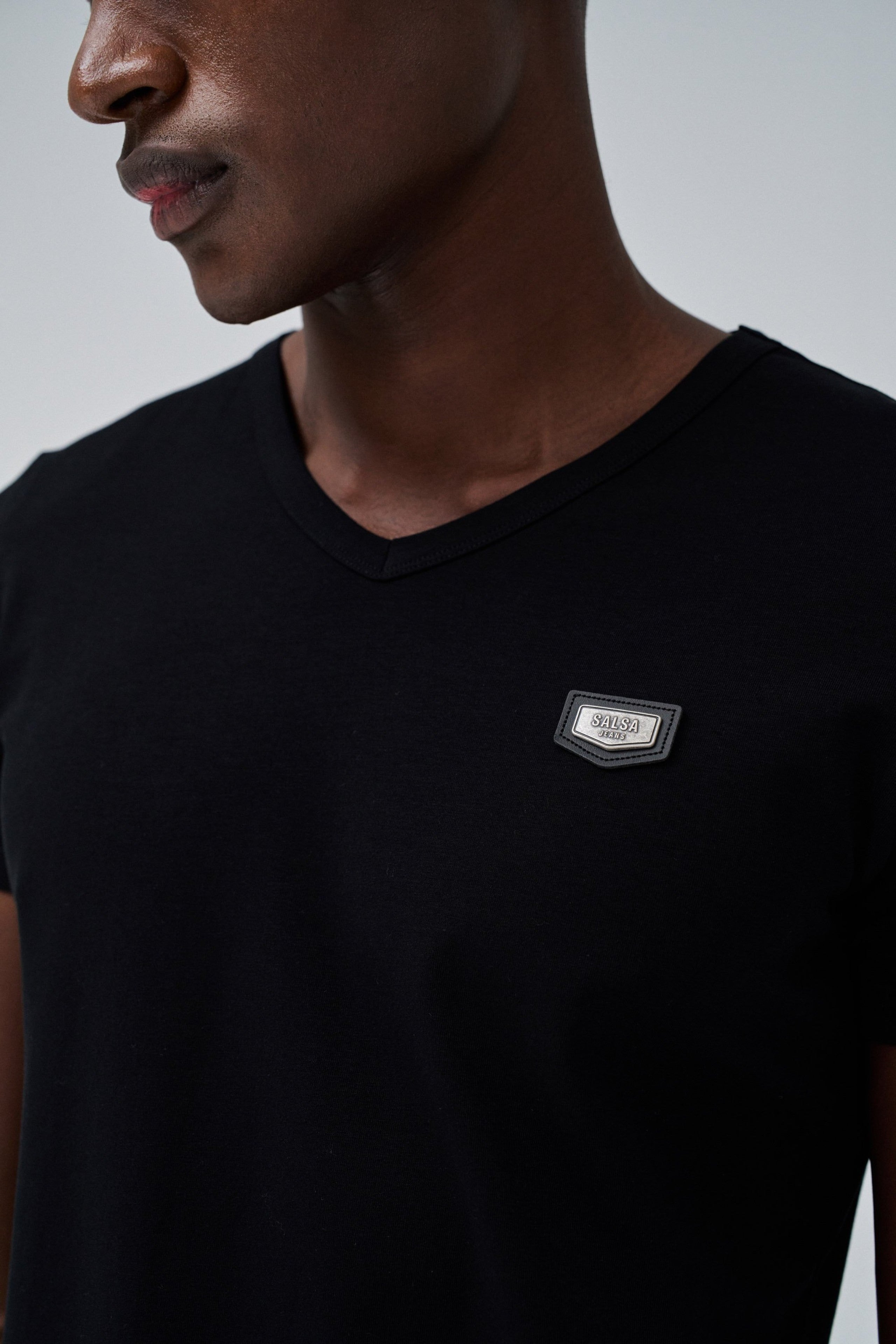 Vneck Cotton Lycra T-Shirt Metal Badge in Black T-Shirts Salsa Jeans